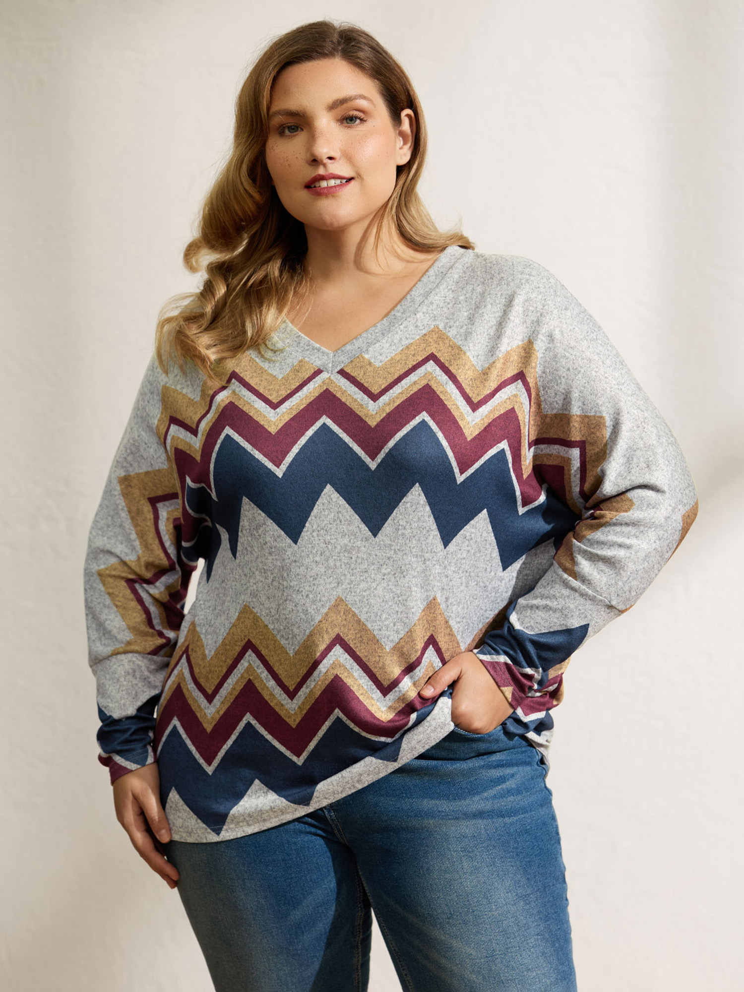 BloomChic Women's Plus Size Geometric Print V-Neck Knit Top Multicolor Extra Long Sleeve Everyday-Casual 10/M