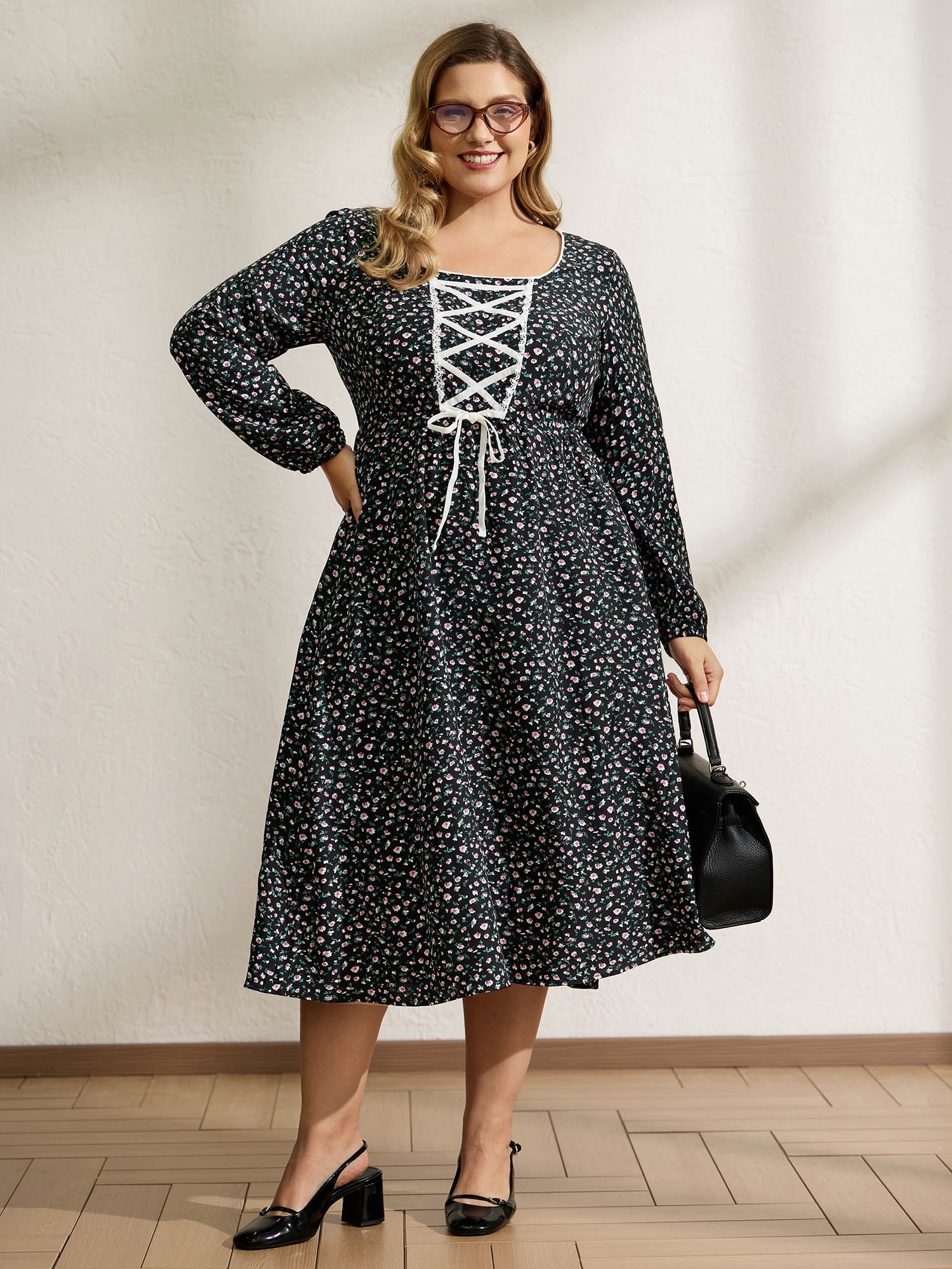 BloomChic Women's Plus Size Micro Floral Print Adjustable Drawstring Maxi Dress Black Ditsy Floral Midi Everyday-Elegant Woven ribbon&lace trim 10/M