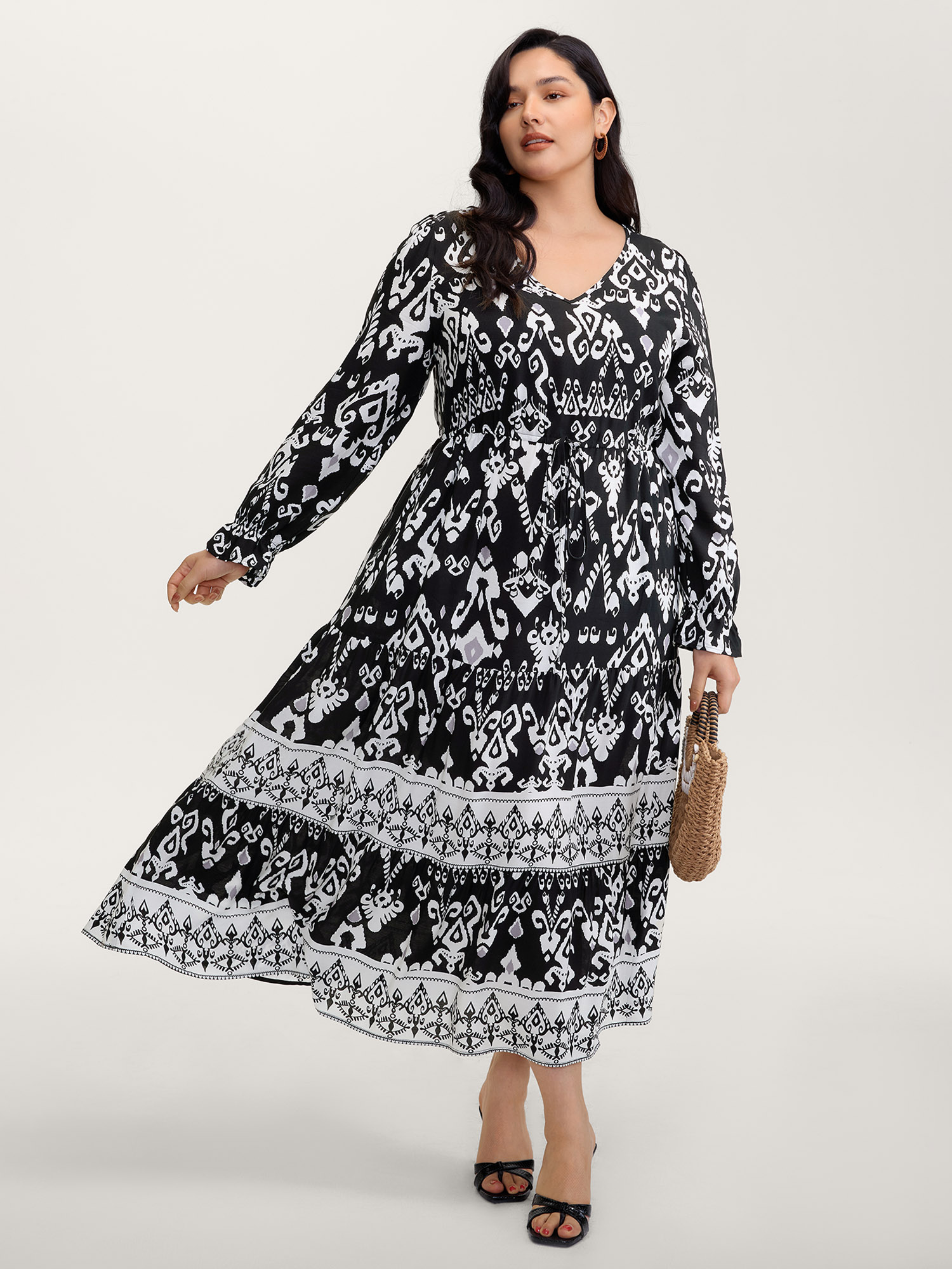 BloomChic Women's Plus Size Floral Print Adjustable Drawstring Waist Midi Dress Black Bohemian print Maxi Vacation 10/M