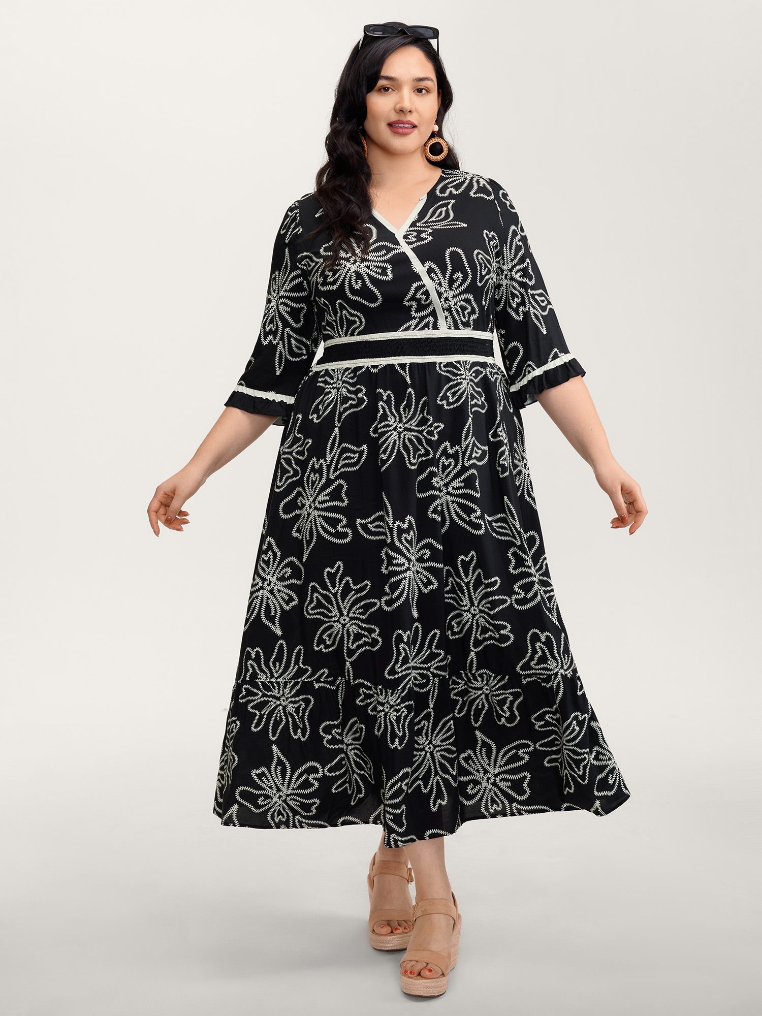 BloomChic Women's Plus Size Floral Print Rayon Pockets Wrap Maxi Dress Black Floral Maxi Vacation 10/M