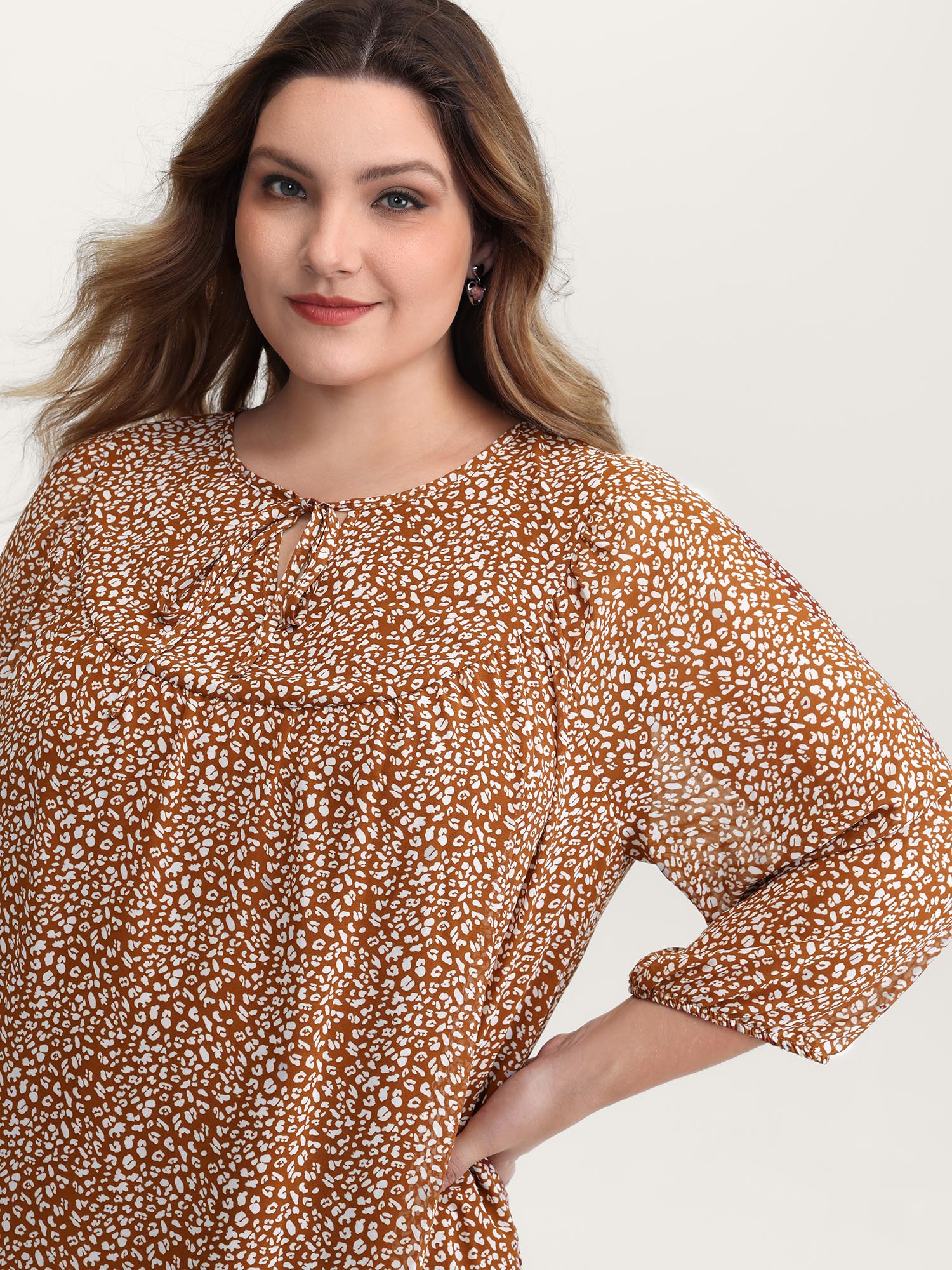 BloomChic Women's Plus Size Floral Print Neck Cut-Out Shirred Blouse Browncoffeecolor Ditsy Floral Everyday-Elegant Three-quarter Length Sleeve 12/L
