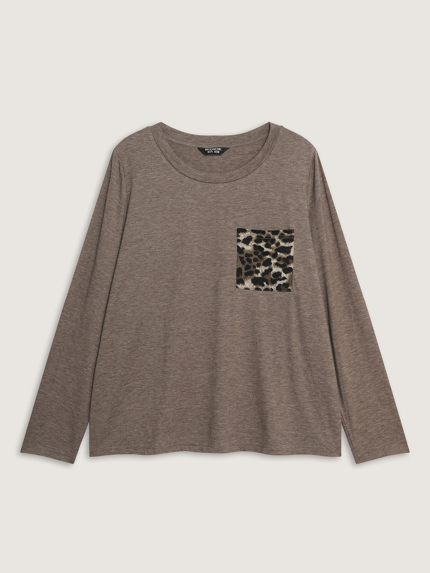 Side view of BloomChic Women's Plus Size Leopard Print Contrast Lounge Set Multicolor Colorblock 30/6X