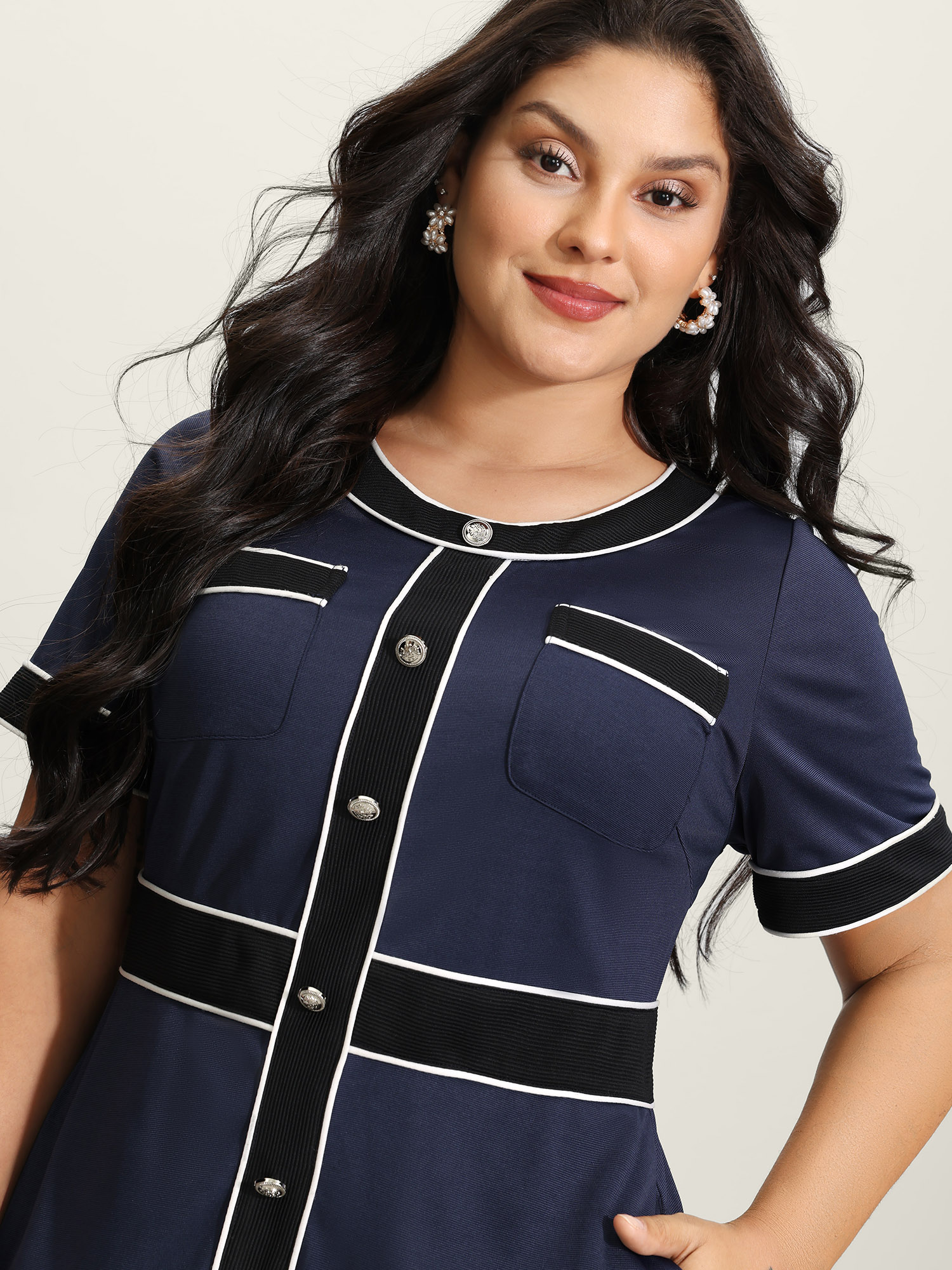 BloomChic Women's Plus Size Textured Color Contrast Stretchy Mini Dress DarkBlue Solid Midi Office Colorblock 30/6X