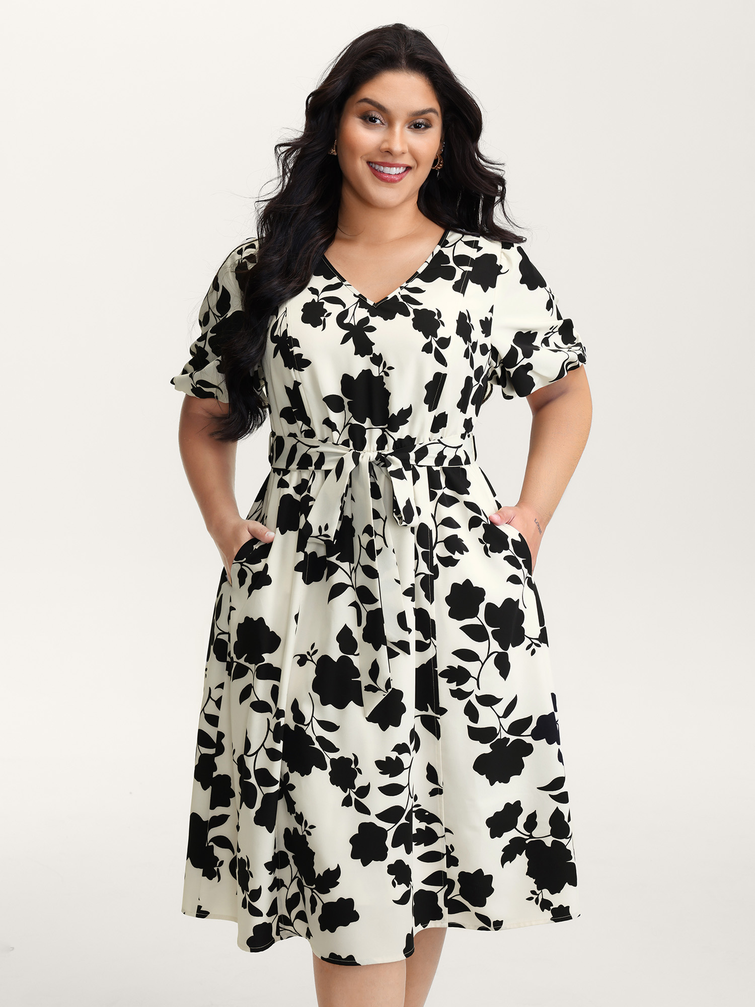 BloomChic Women's Plus Size Silhouette Flower Puffy Sleeve Midi Dress Beige Floral Midi Everyday-Elegant Belted 22-24/3X
