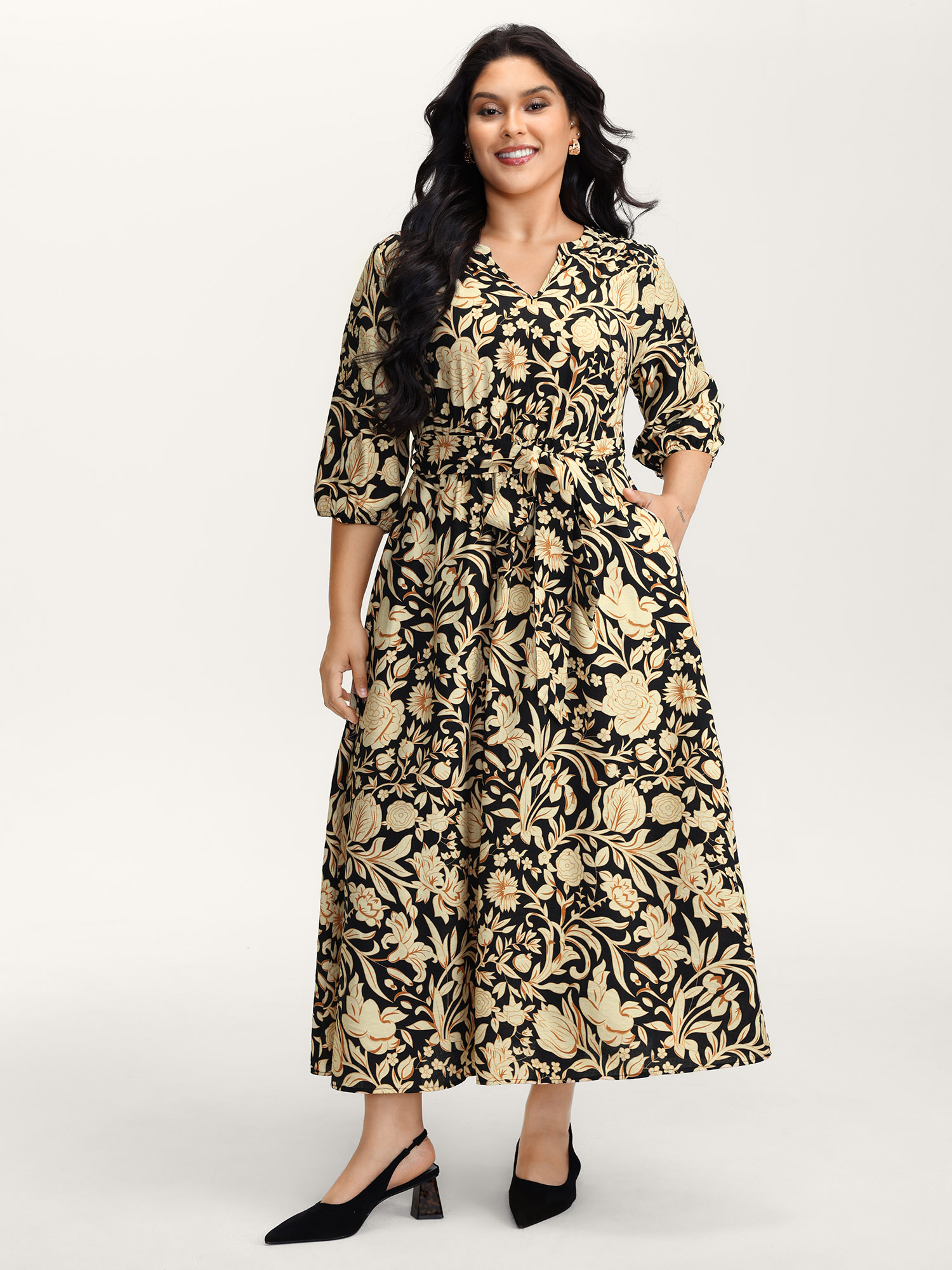 BloomChic Women's Plus Size Floral Print Notched Collar Maxi Dress Black Floral Maxi Everyday-Elegant Belted 10/M
