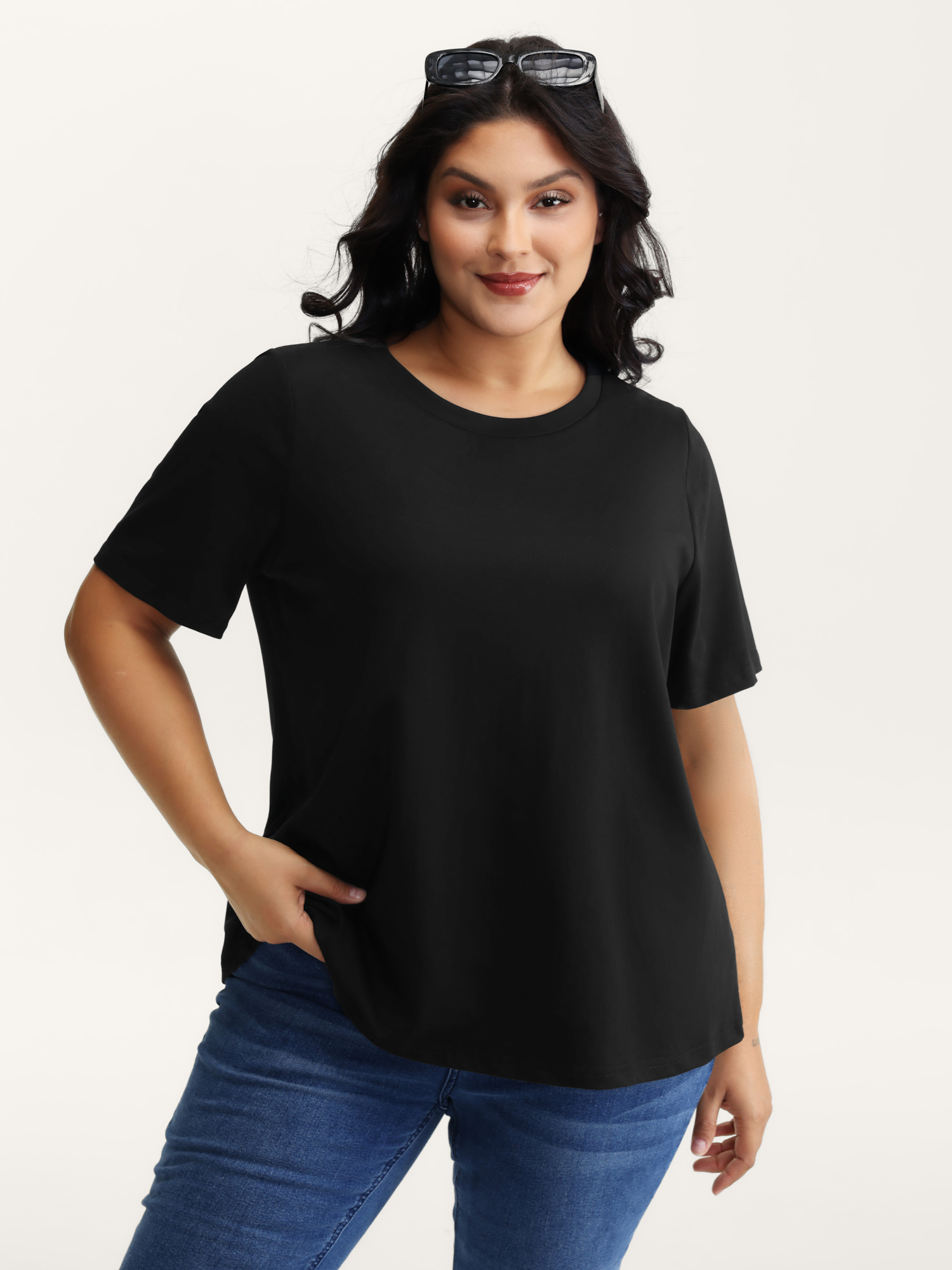 Bloomchic Women's Plus Size Stretchy Solid Crew Neck T-shirt Black Solid Casual Short Sleeve Round Neck 12/l
