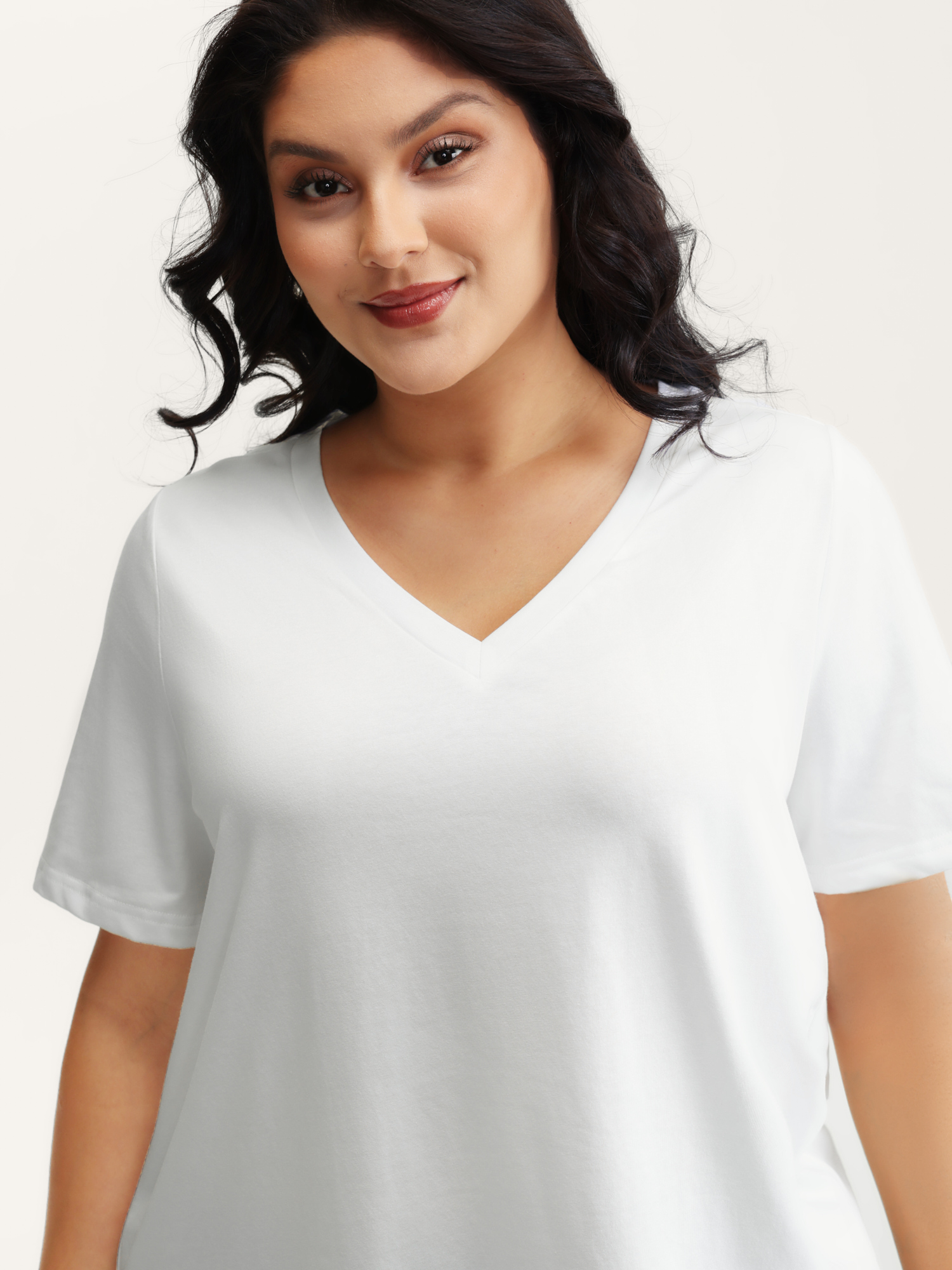 Bloomchic Women's Plus Size Stretchy V-neck Solid T-shirt Originalwhite Solid Casual Short Sleeve V-neck 12/l