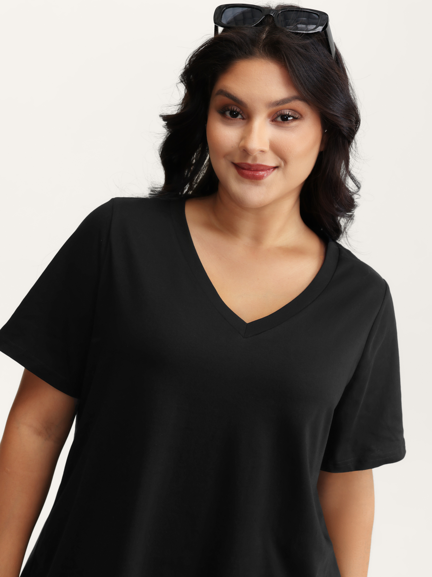 Bloomchic Women's Plus Size Stretchy Plain V-neck T-shirt Pureblack Non Casual Short Sleeve 18-20/2x