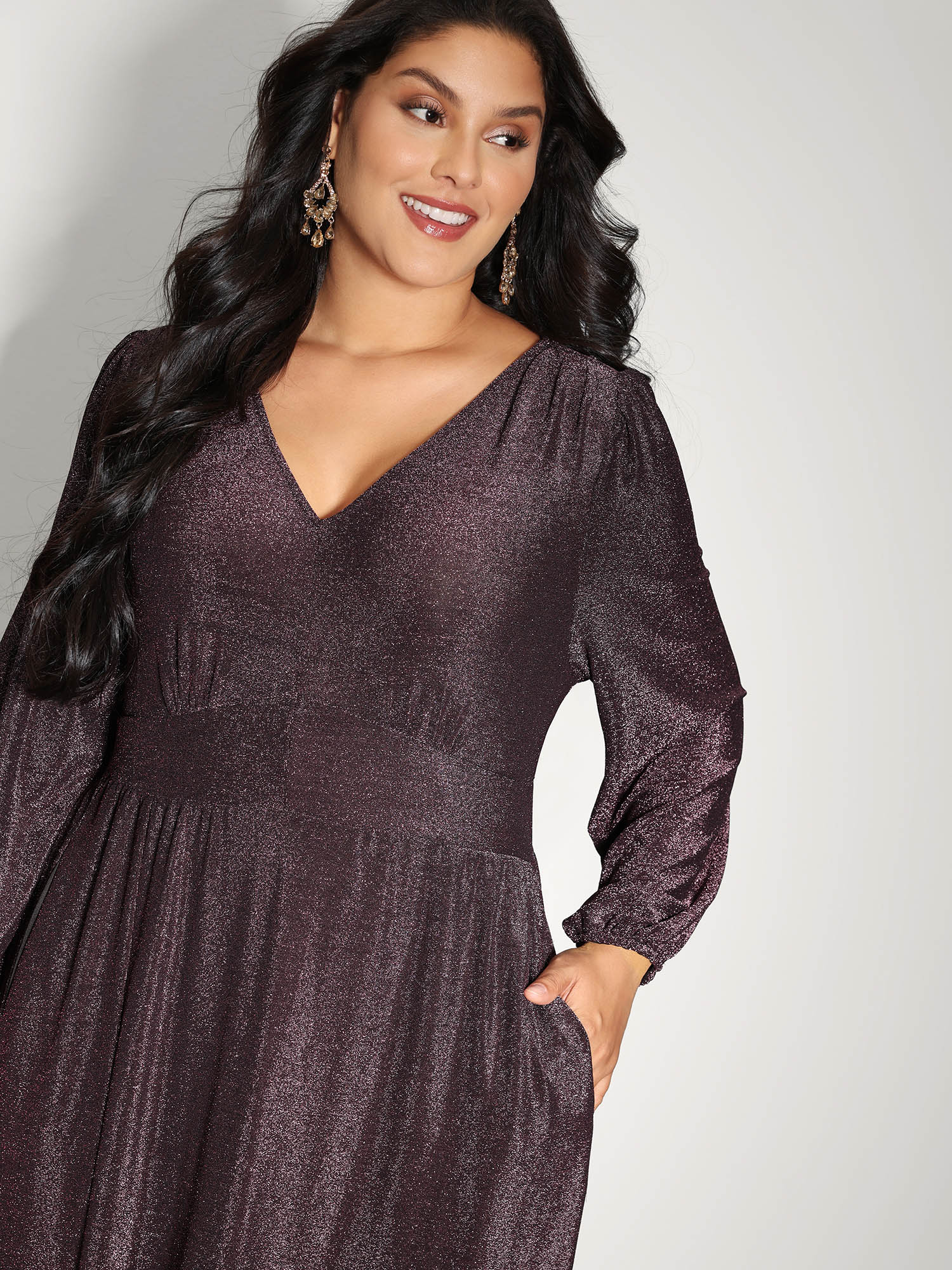 Side view of BloomChic Women's Plus Size Heather Stretchy Split Hem Pockets Maxi Dress Plum Party 14-16/1X