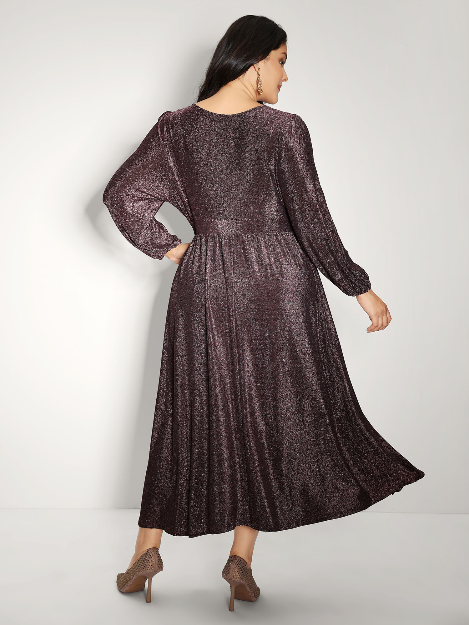 Side view of BloomChic Women's Plus Size Heather Stretchy Split Hem Pockets Maxi Dress Plum Party 14-16/1X