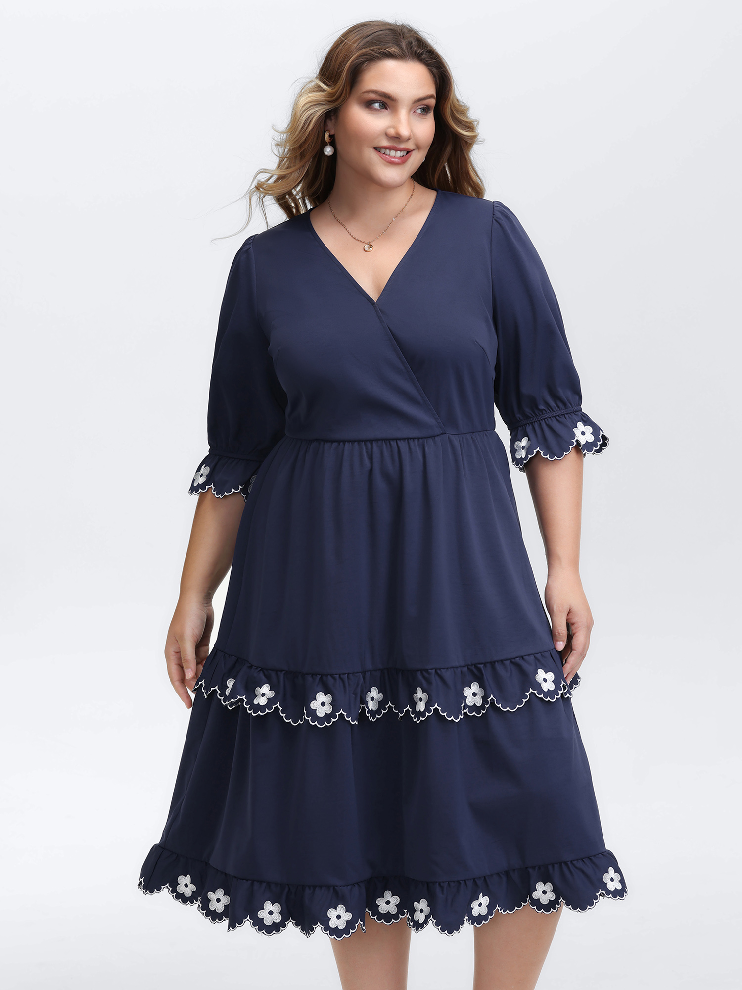 BloomChic Women's Plus Size Embroidered Color Contrast Lace Midi Dress Indigo Non Midi Everyday-Elegant Overlapping 10/M