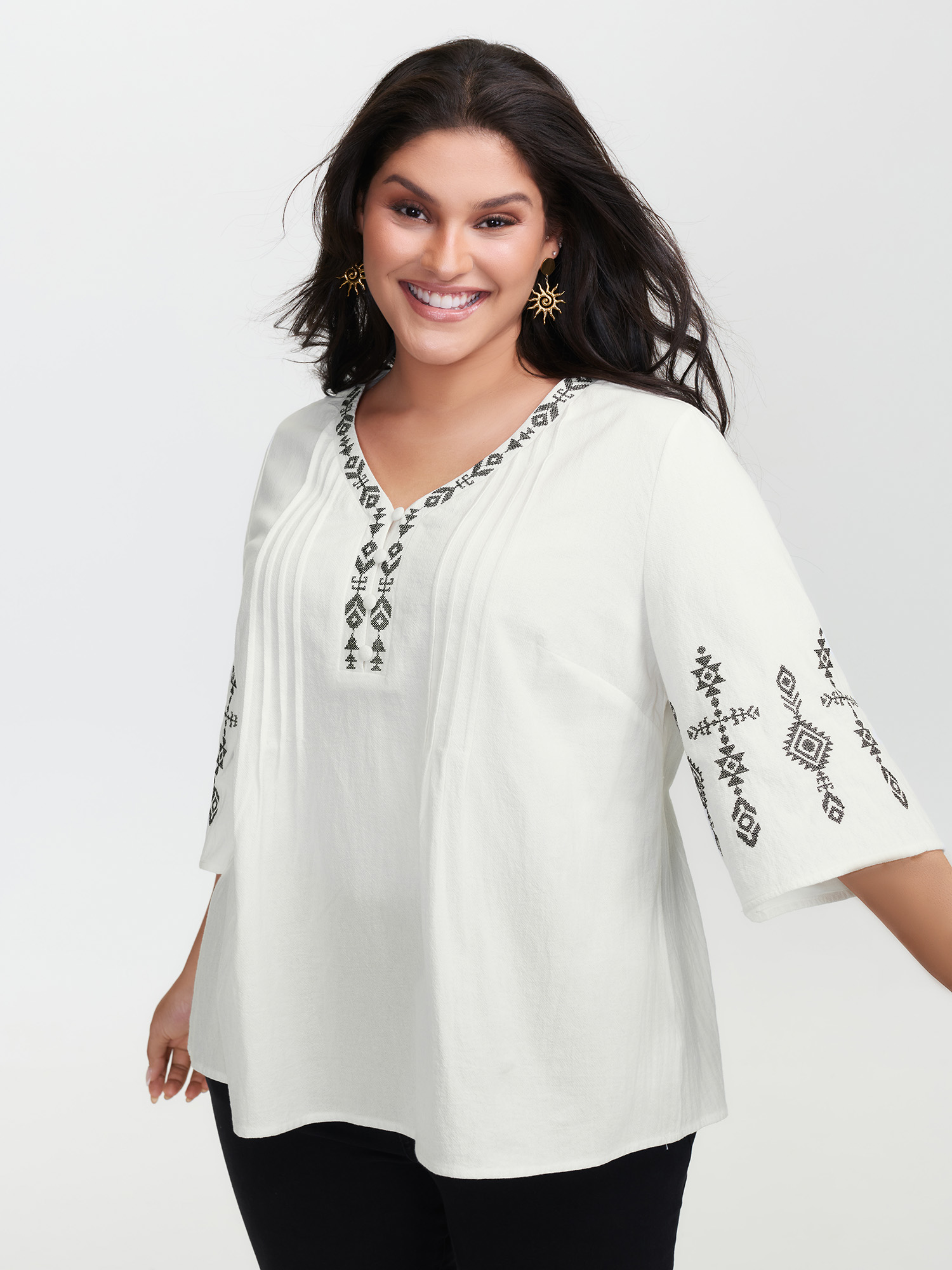 BloomChic Women's Plus Size Cotton Boho Embroidery V-Neck Blouse Originalwhite Non Vacation 3/4 Sleeve 18-20/2X