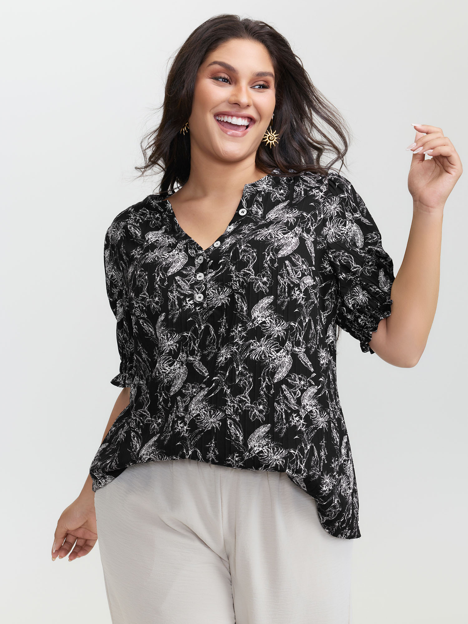 BloomChic Women's Plus Size Floral Print Half-Open Placket Blouse BlackFlower Tropical Vacation Half Sleeve 12/L