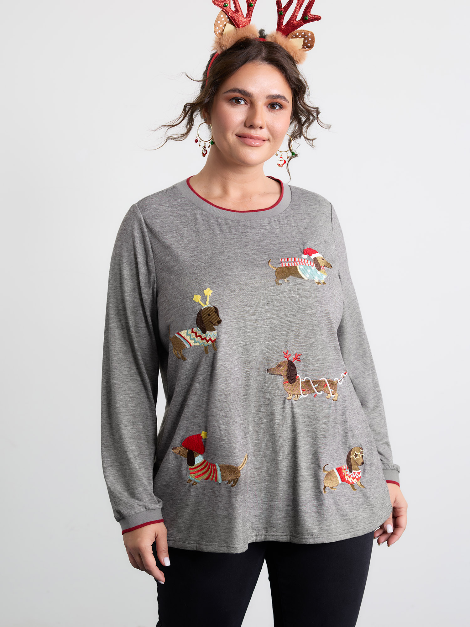 BloomChic Women's Plus Size Supersoft Puppy Embroidery Contrast T-Shirt DarkGray Christmas Everyday-Casual Long Sleeve Round Neck 18-20/2X
