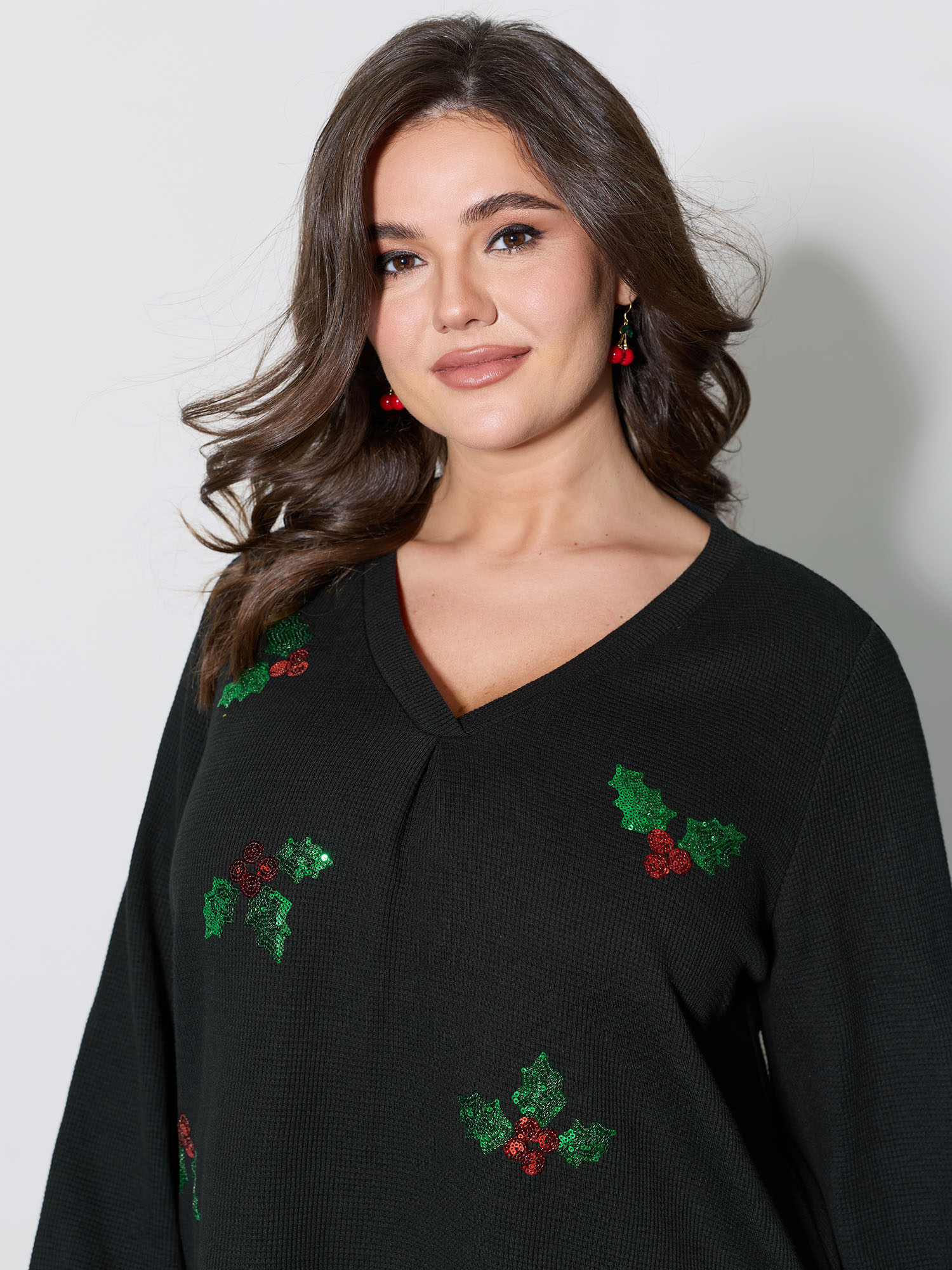 BloomChic Women's Plus Size Holiday Elements Sequin Embroidery Textured Sweatshirt Black not graphics Occasion V-Neck 12/L