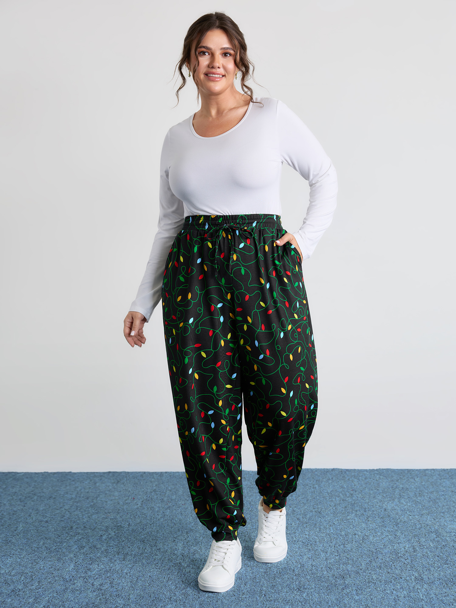 BloomChic Women's Plus Size Colorful Lights Pattern Stretchy-Fit Pants Black Christmas Jogger Mid Rise 10/M