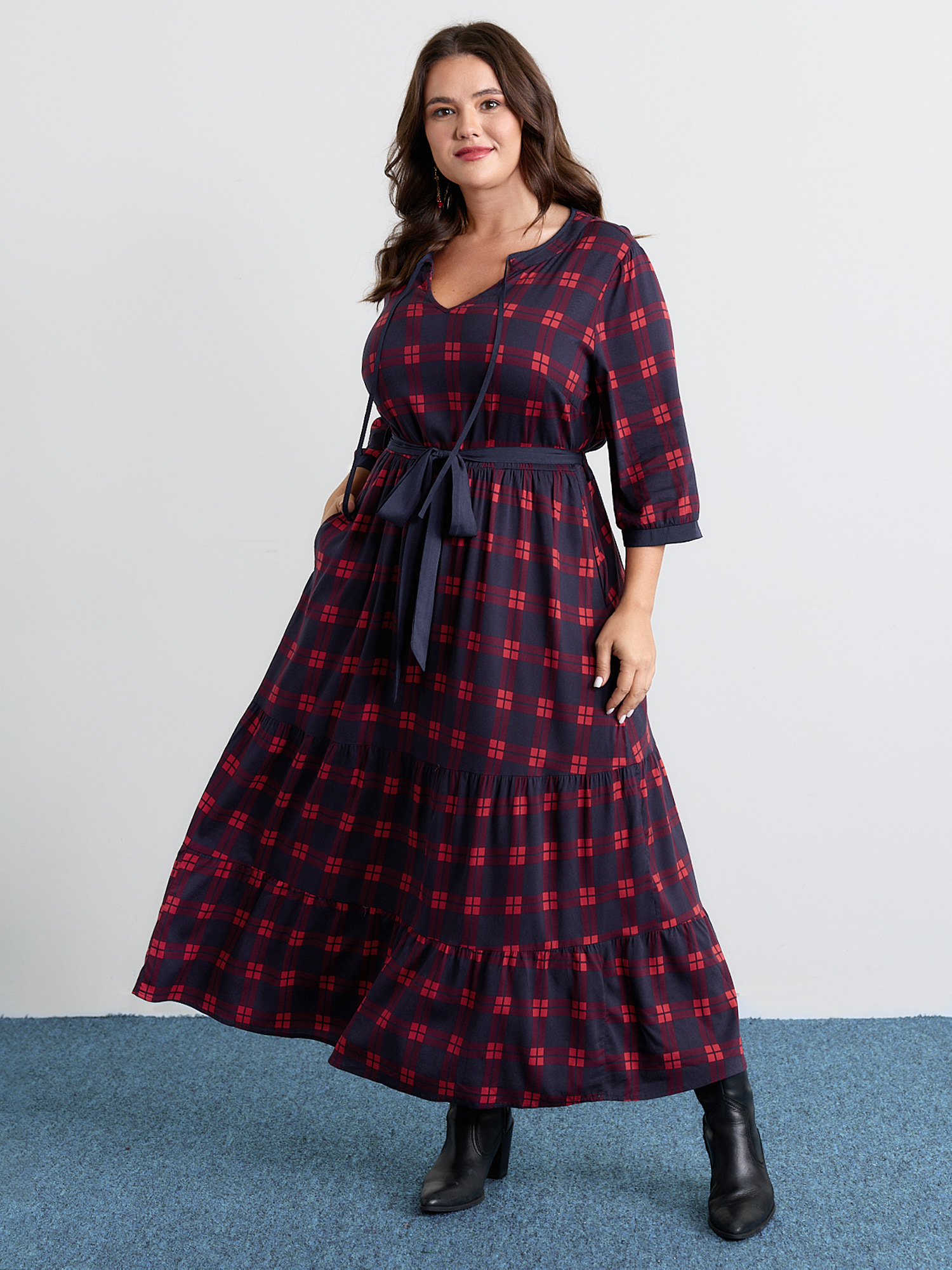 BloomChic Women's Plus Size Holiday Plaid Waist-Tie Maxi Dress Multicolor Plaid Maxi Everyday-Casual 10/M