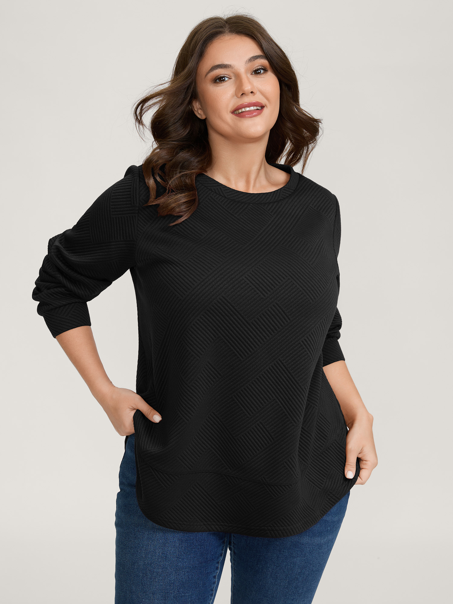 BloomChic Plus Size Textured Curvy Hem Round Neck Sweatshirt - Women's Black Star & Moon Round Neck Comfort Midsection Fit Long Sleeve Leisure Sweatshirts 14/M