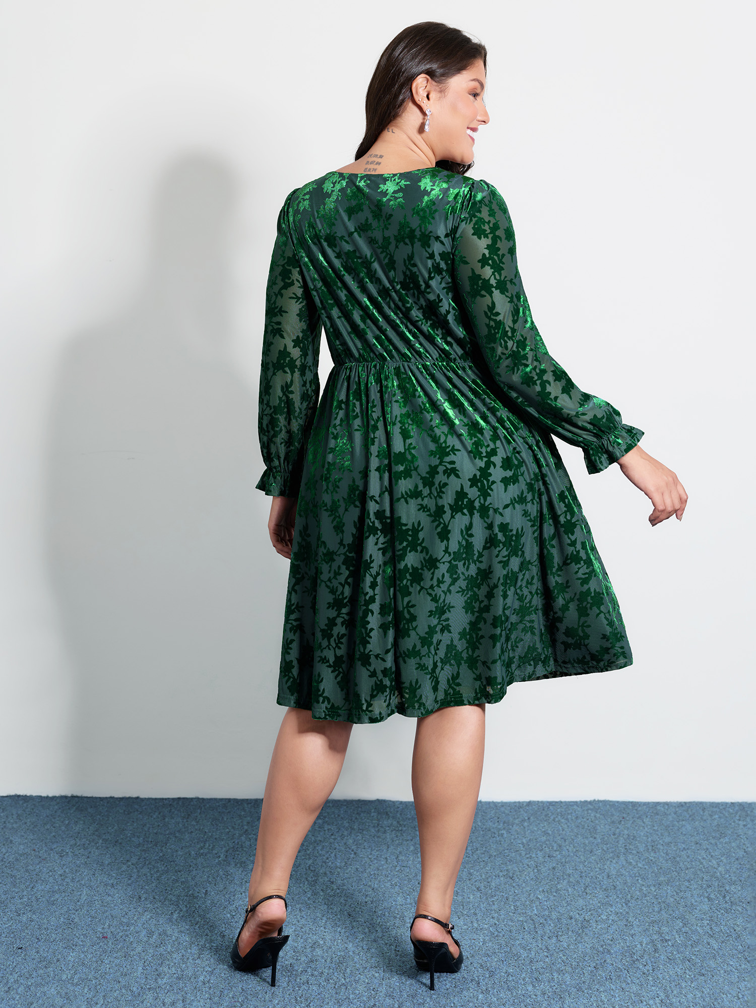 Side view of BloomChic Women's Plus Size Velvet Floral Print Lace Pockets Party Dress DarkGreen Party Knee 28/5X