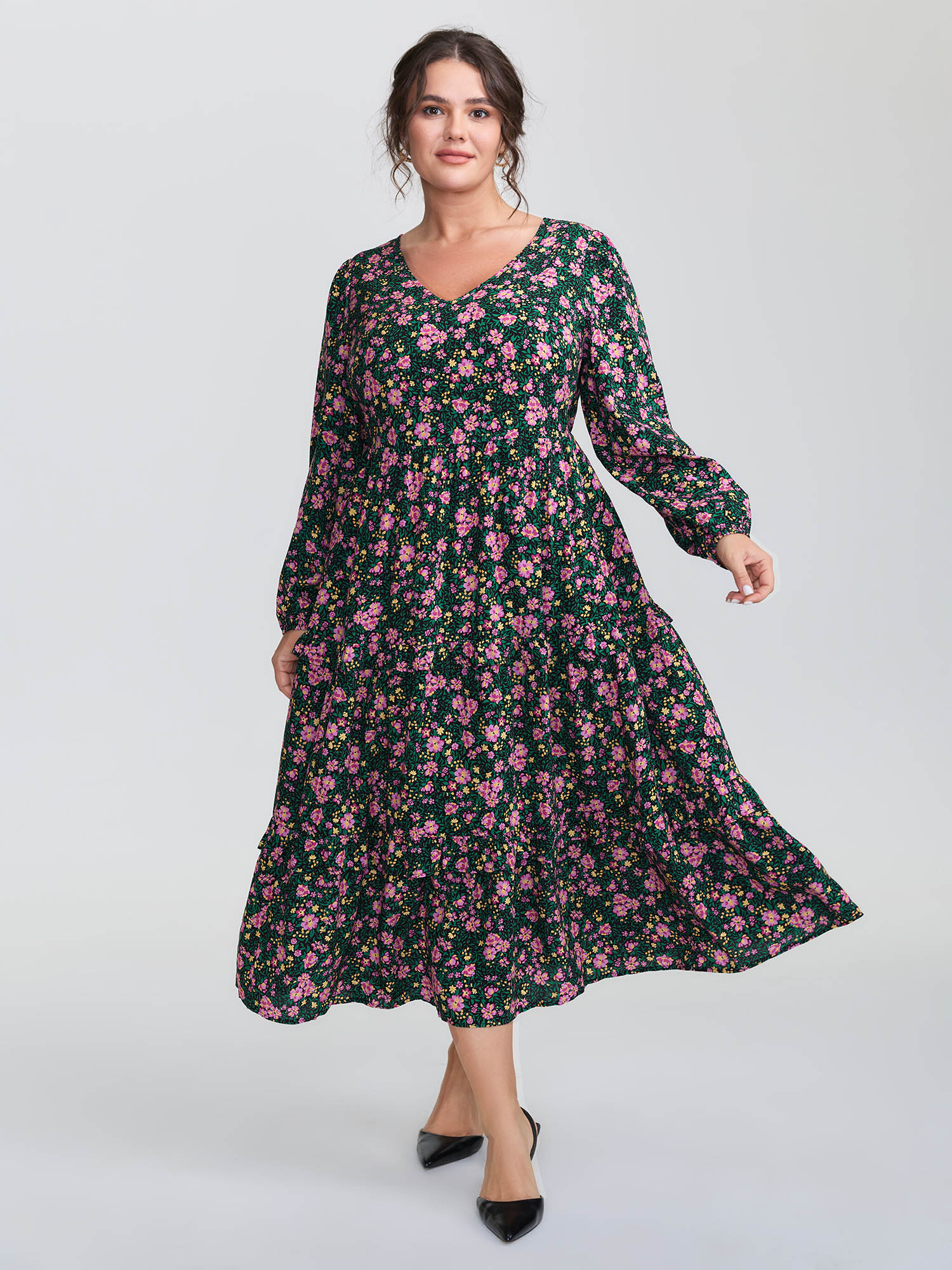 BloomChic Women's Plus Size Floral Print Ruffled Tiered Maxi Dress Multicolor Ditsy Floral Midi Everyday-Elegant Ruffles 10/M