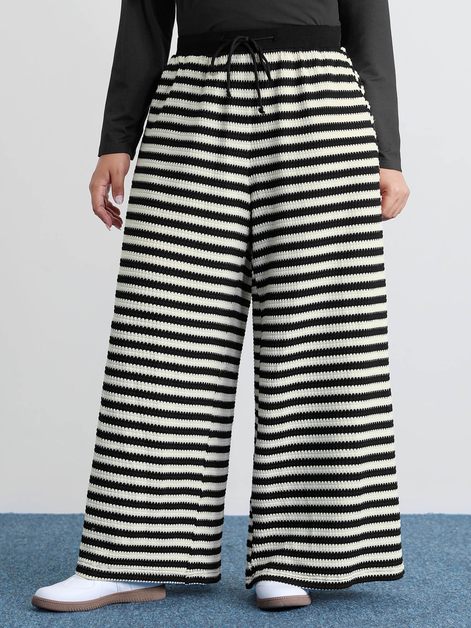 BloomChic Women's Plus Size Stripe Drawstring Waist Straight-Leg Pants Black Stripes Wide leg Mid Rise 10/M