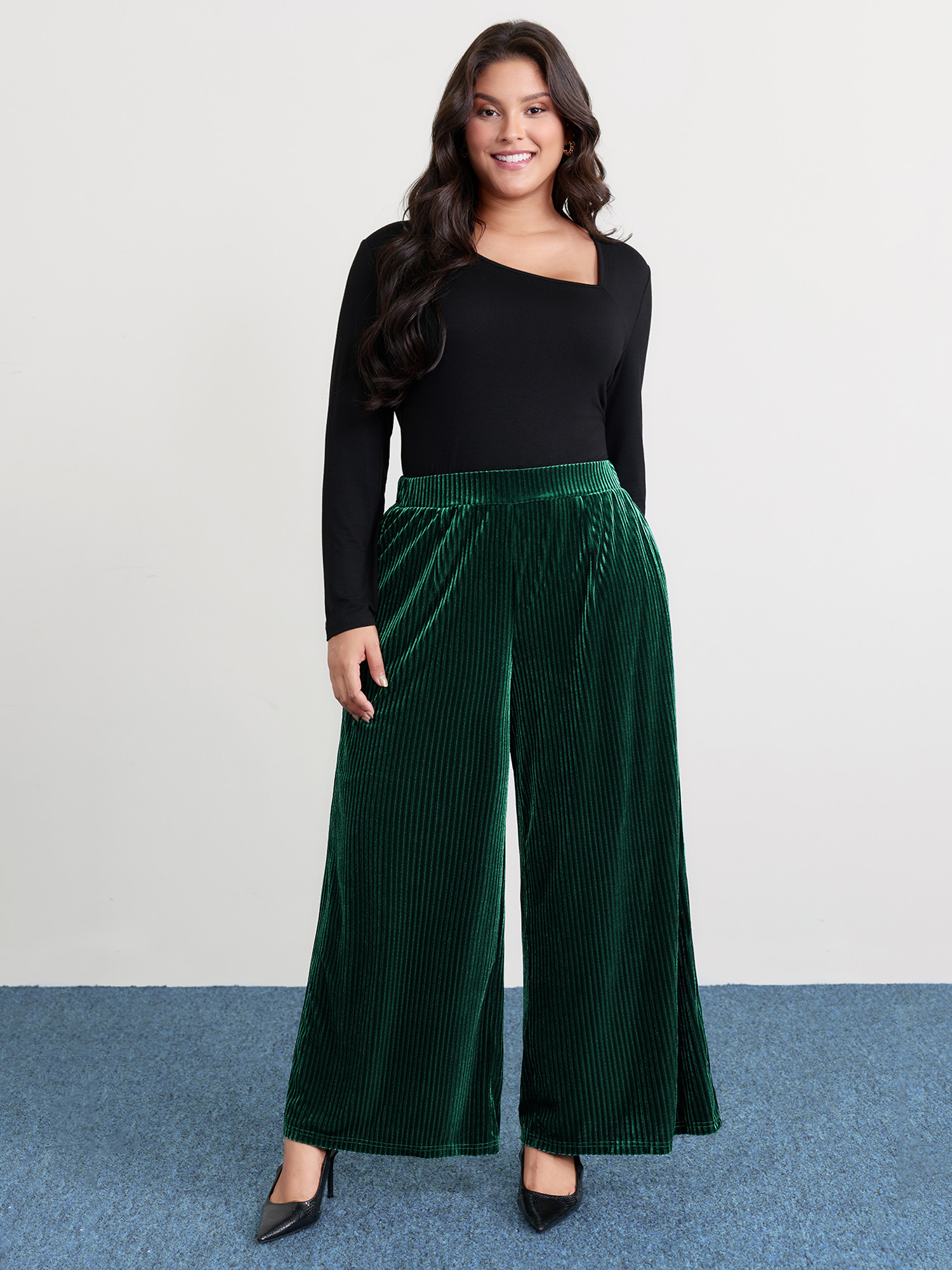BloomChic Women's Plus Size Textured Wide-Leg Flowy Pants Lush Meadow Solid Wide leg Mid Rise 10/M