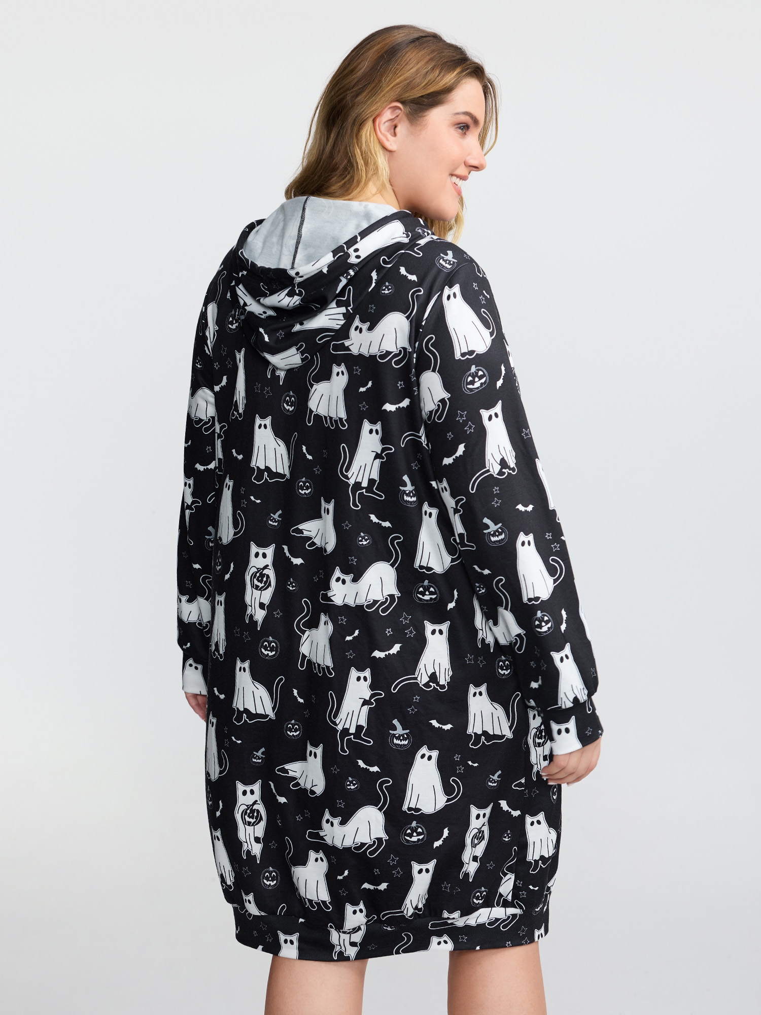 Side view of BloomChic Women's Plus Size Pumpkin Cat Print Hooded Midi Lounge Dress BlackFlower Knee 30/6X