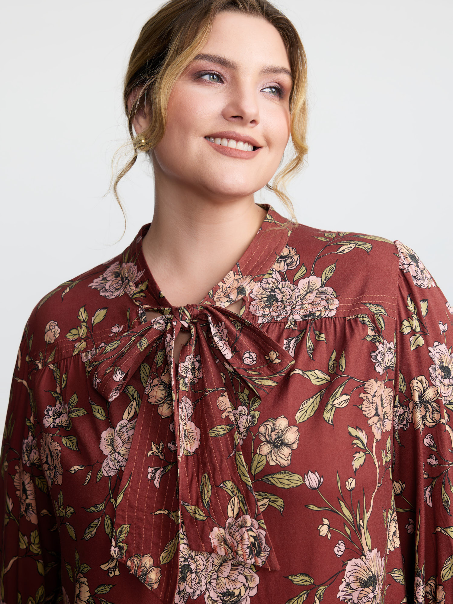 BloomChic Women's Plus Size Vintage Floral Neck Ribbon Tie Blouse Burgundy Floral Everyday-Elegant Long Sleeve 10/M