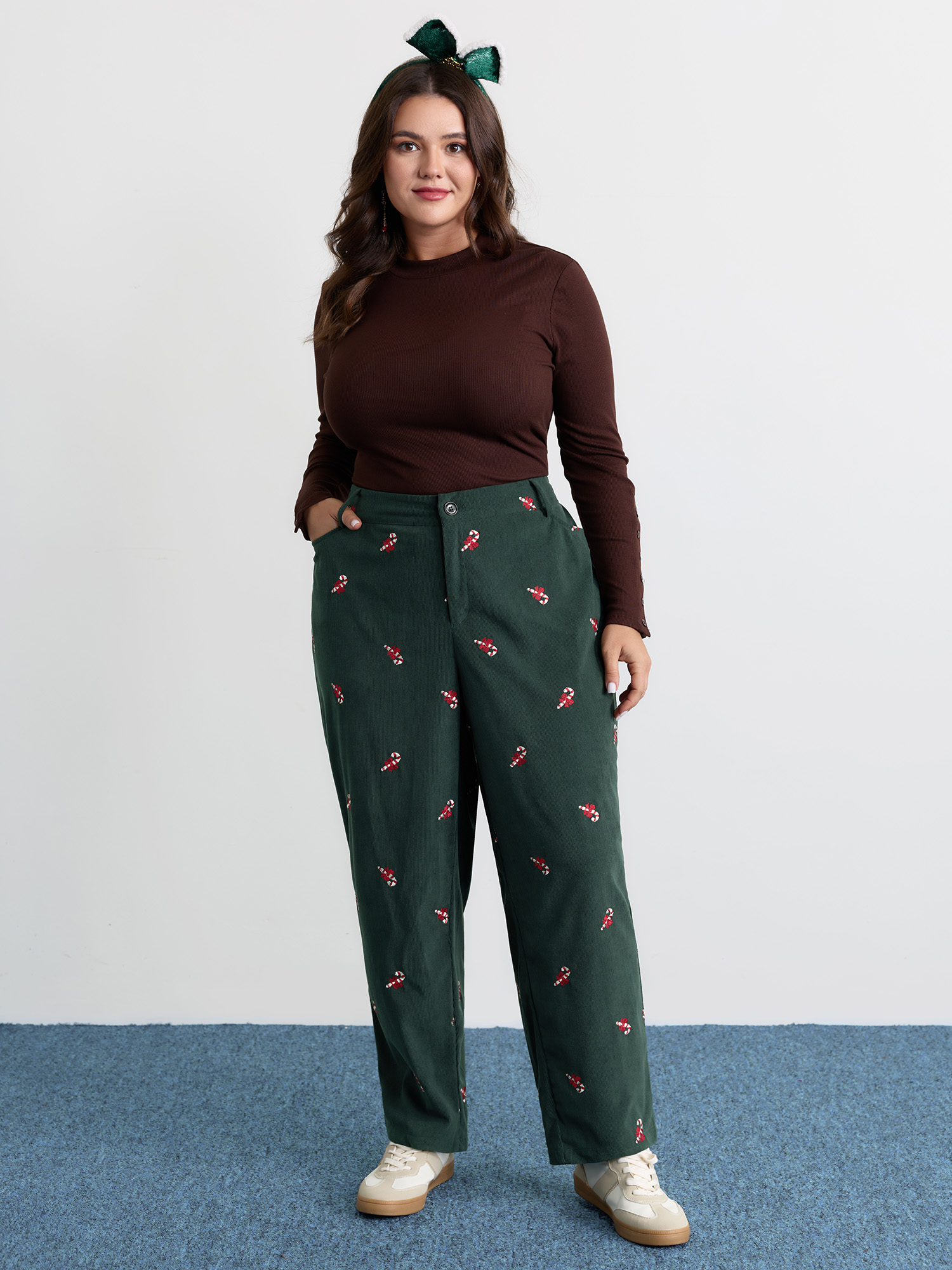 BloomChic Women's Plus Size Holiday Candy Embroidery Pants DarkGreen Straight fit Mid Rise 10/M