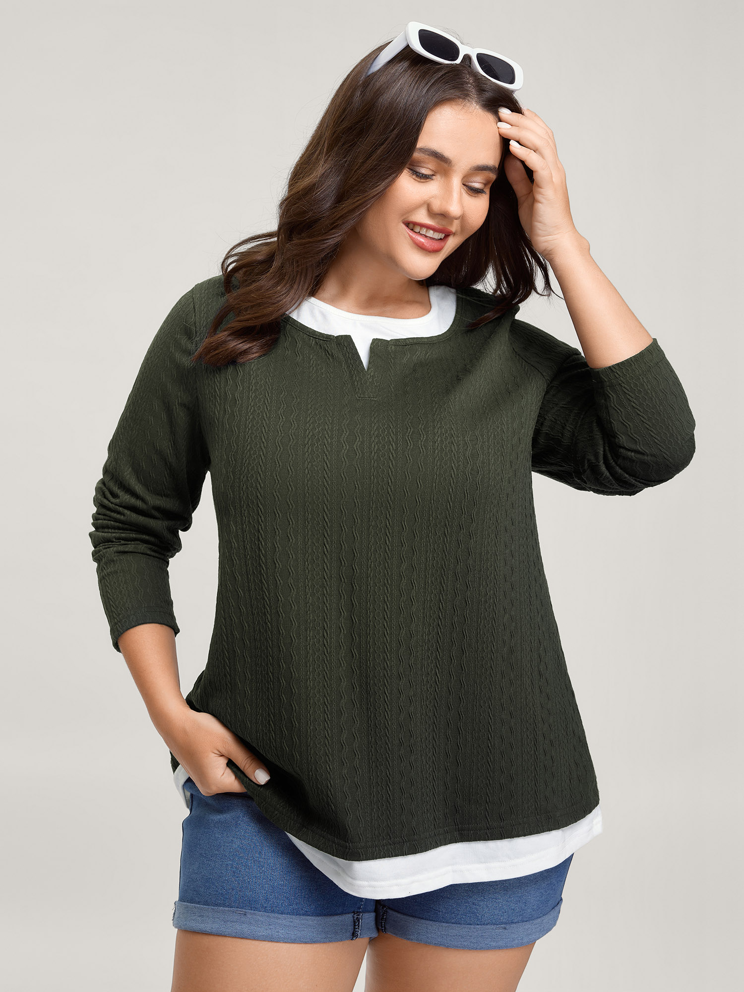 BloomChic Women's Plus Size Textured Spliced Round Neck Solid T-Shirt ArmyGreen Solid Everyday-Casual Long Sleeve Round Neck 10/M