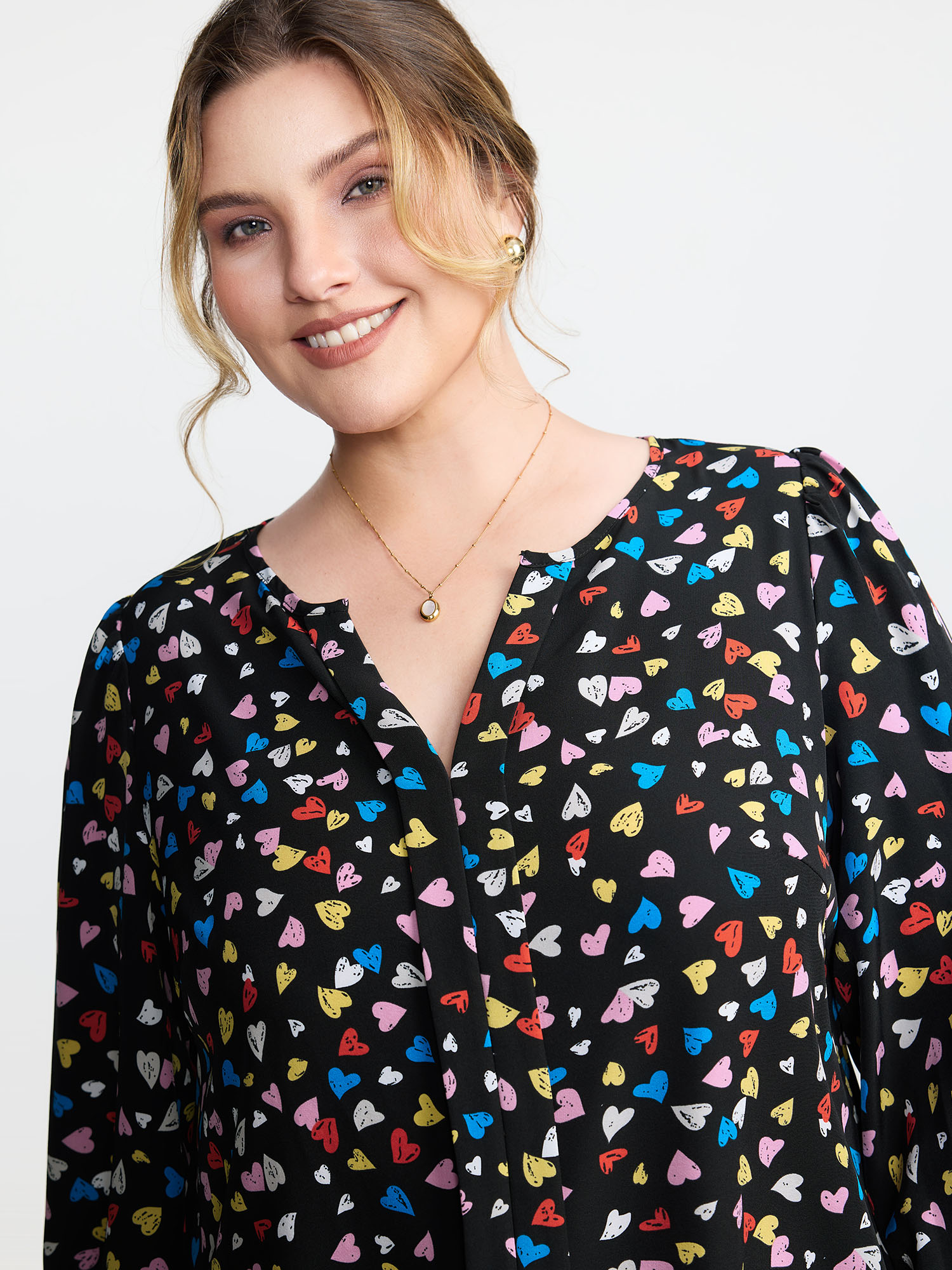 BloomChic Women's Plus Size Multicolor Hearts Print Notched Collar Blouse Black Heart Everyday-Casual Long Sleeve 10/M