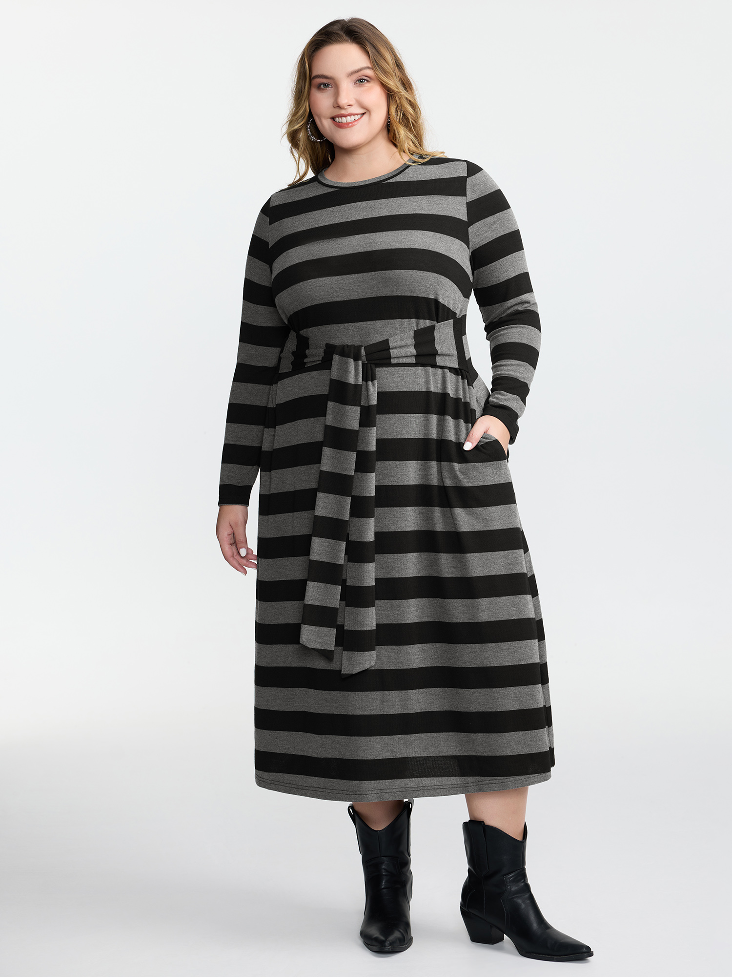 BloomChic Women's Plus Size Stripe Waist-Tie Knotted Midi Dress Black Stripes Midi Everyday-Casual Tie knot 10/M
