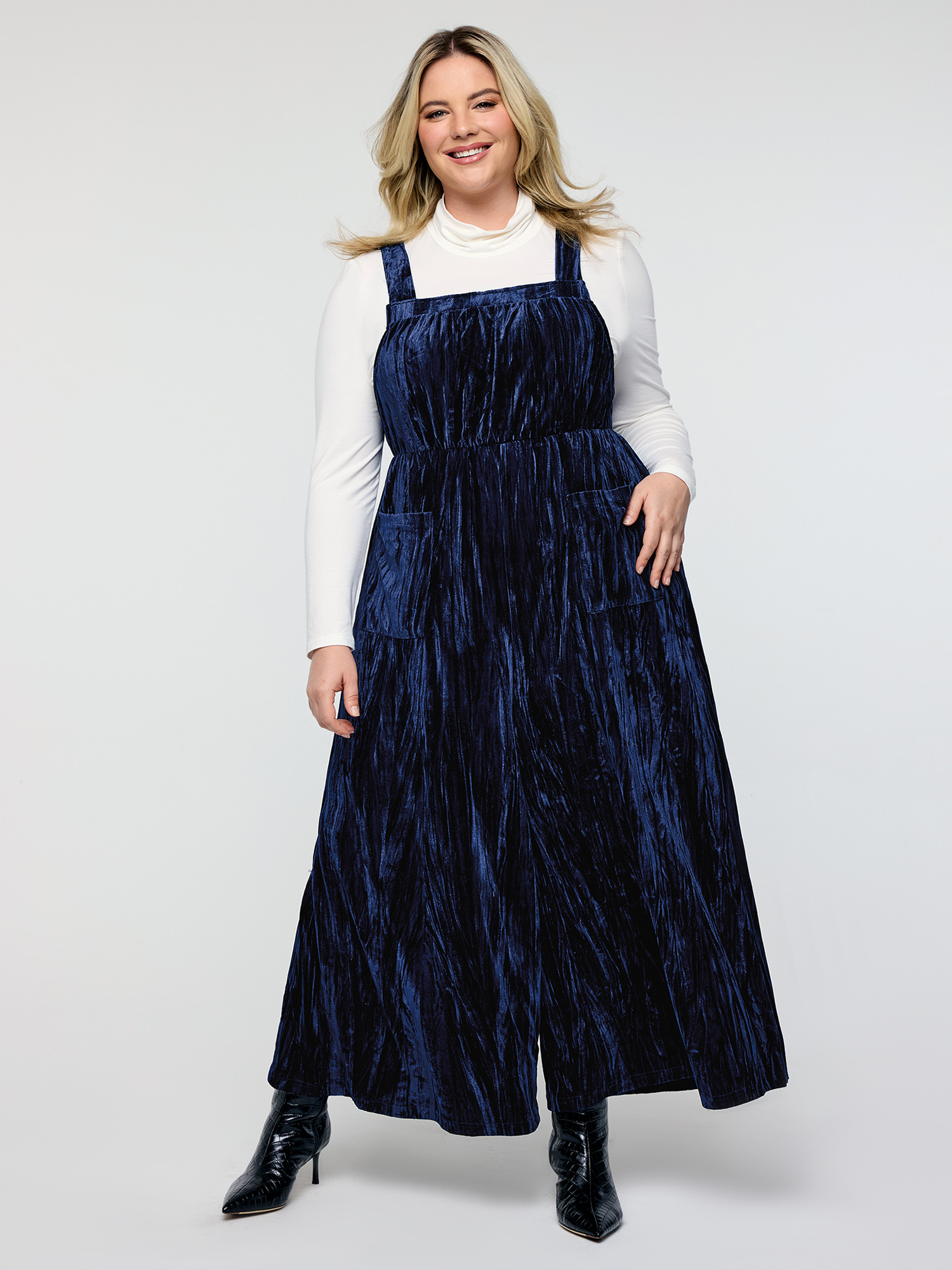 BloomChic Women's Plus Size Velvety Texture Adjustable Pockets Overall Jumpsuit Indigo Everyday-Casual 12/L