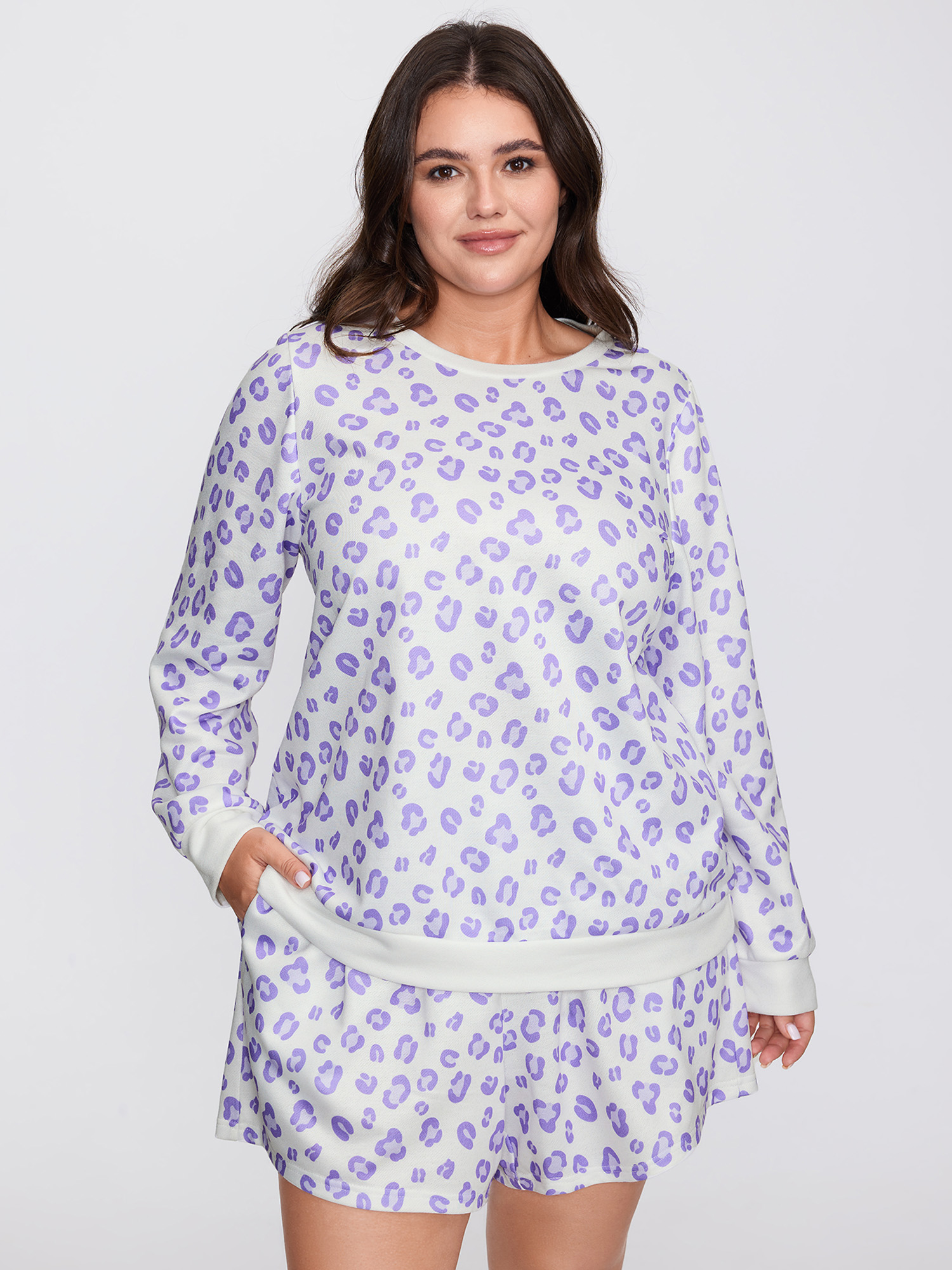 Side view of BloomChic Women's Plus Size Cozy Leopard Print Contrast Loungewear Set Originalwhite Animal Motif Long Sleeve Colorblock 30/6X