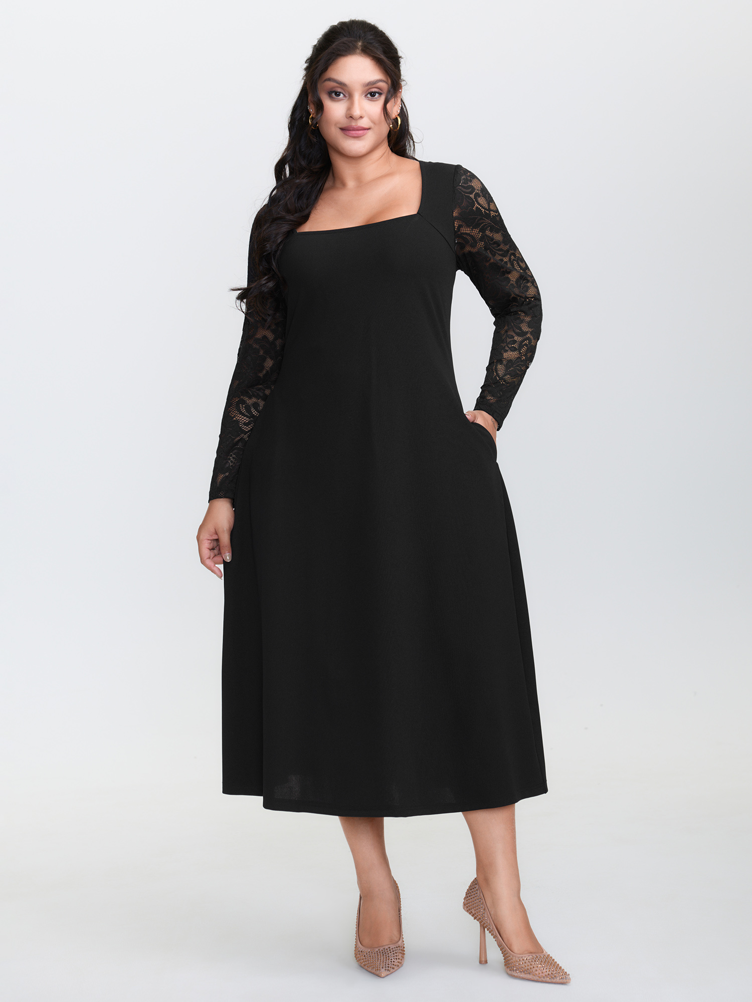 BloomChic Women's Plus Size Sheer Floral Lace Fitted Midi Dress Black Non Midi Everyday-Elegant Patchwork 12/L