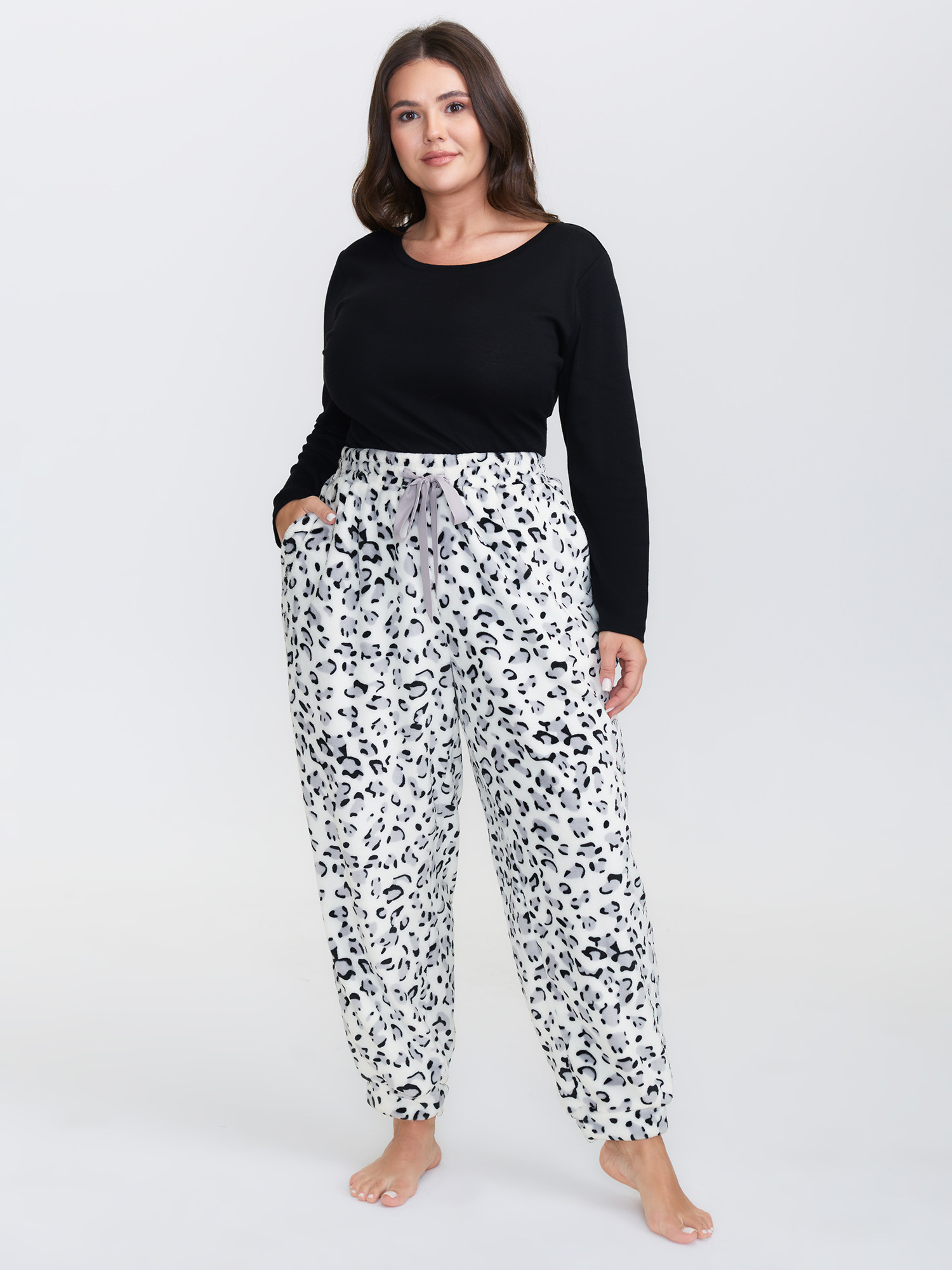 BloomChic Women's Plus Size Leopard Print Stretchy Cuff Lounge Bottoms Multicolor Cropped 10/M