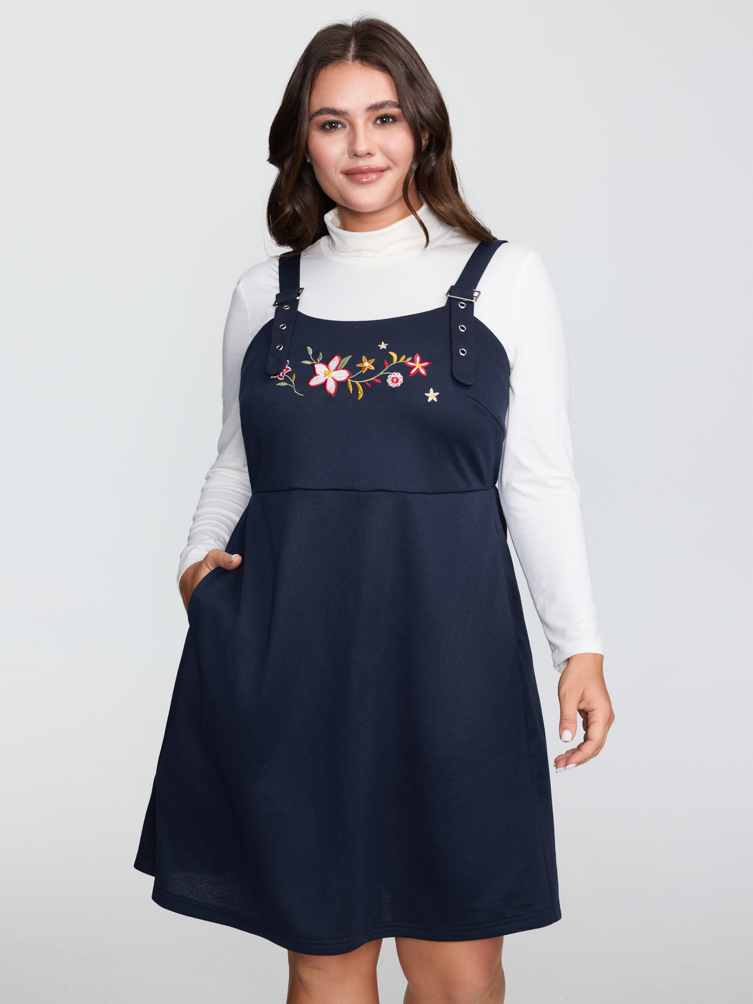 BloomChic Women's Plus Size Floral Embroidered Stretchy Adjustable Mini Dress DarkBlue Short Everyday-Casual Embroidered 10/M
