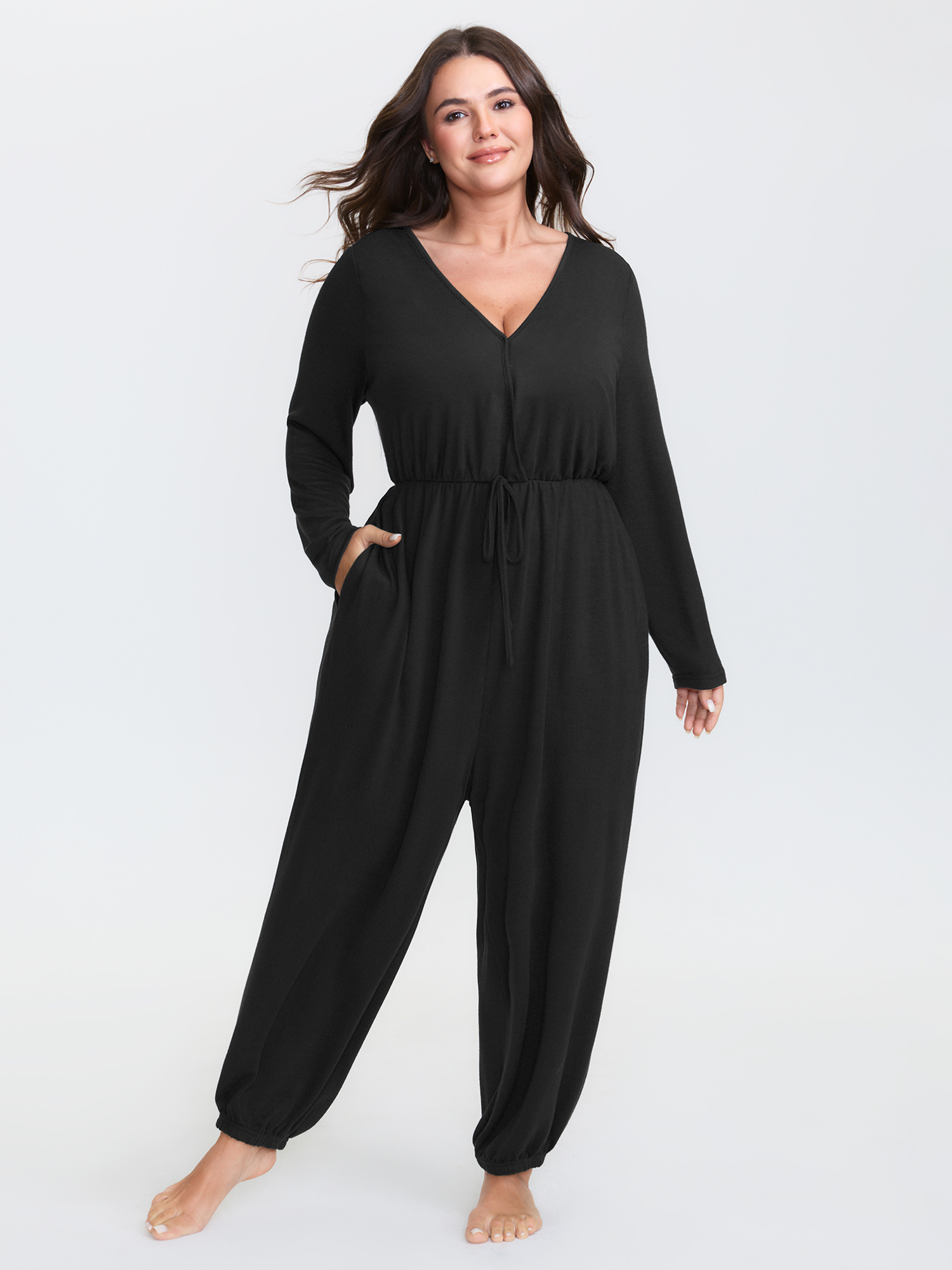 BloomChic Plus Size Elastic Waist Overlap Collar Lounge Jumpsuit - Women's Supersoft Pureblack Long Sleeve Side Pocket Easy Pull-On Jogger Lounge Jumpsuits 14/M