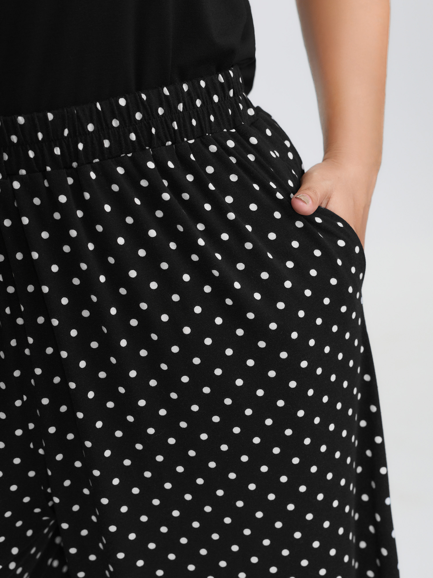 Side view of BloomChic Women's Plus Size Cute Cat Polka Dots Print Sleepwear Set Black 30/6X