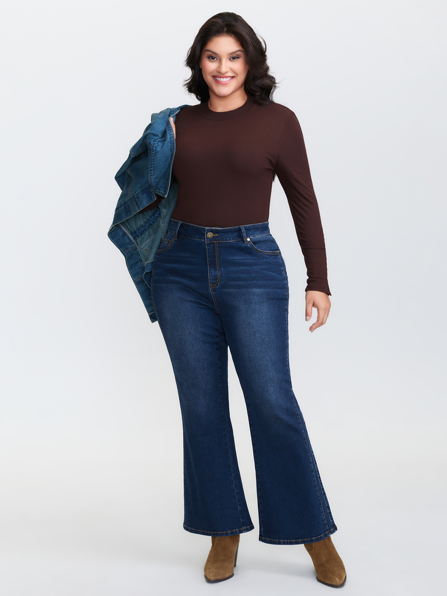 BloomChic Women's Plus Size Mid-Rise Flare Hem Jeans Denimindigo Flared High stretch 30/6X