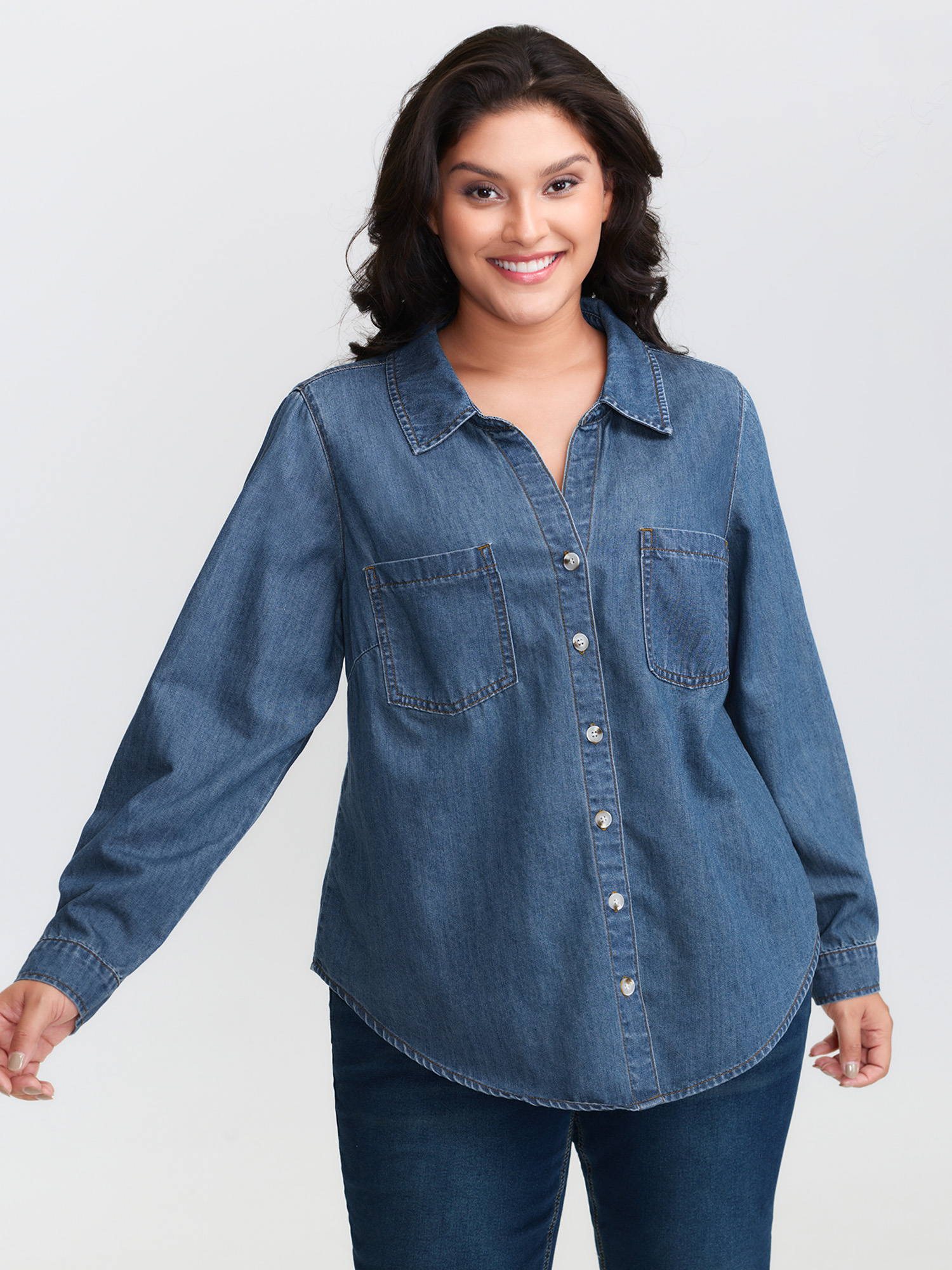 BloomChic Women's Plus Size Button-Down Curvy Hem Denim Top Midblue Sleeveless Everyday-Casual 18-20/2X