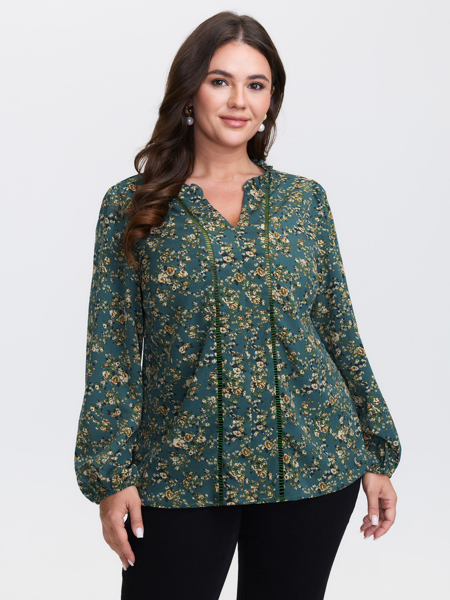 BloomChic Women's Plus Size Floral Print Lace Trim Blouse DarkGreen Ditsy Floral Everyday-Elegant Long Sleeve V-Notch Neck 10/M