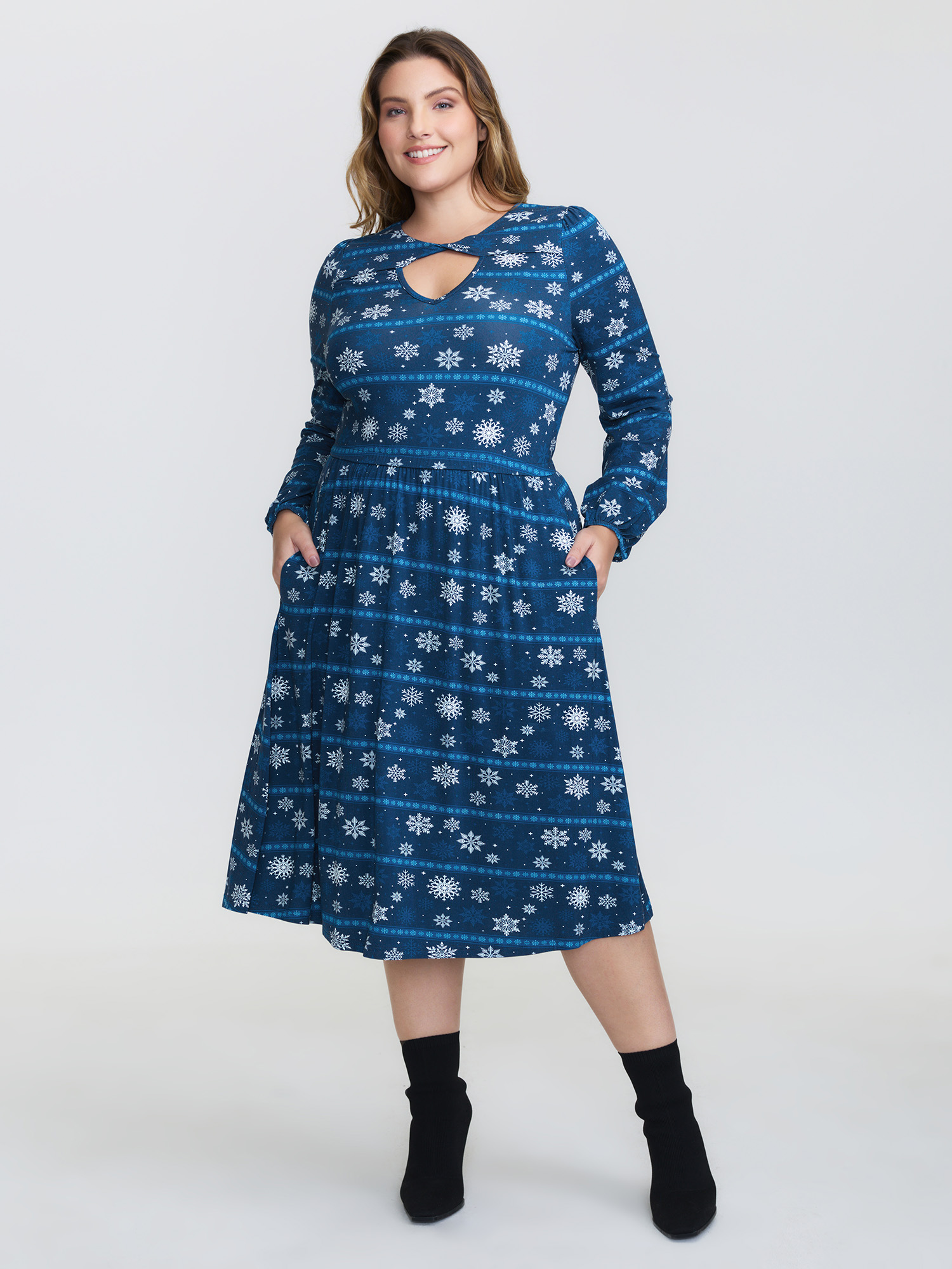 BloomChic Women's Plus Size Happy Holidays Neck Cut-Out Midi Dress DarkSlateGray Everyday-Casual Knee Twist 10/M