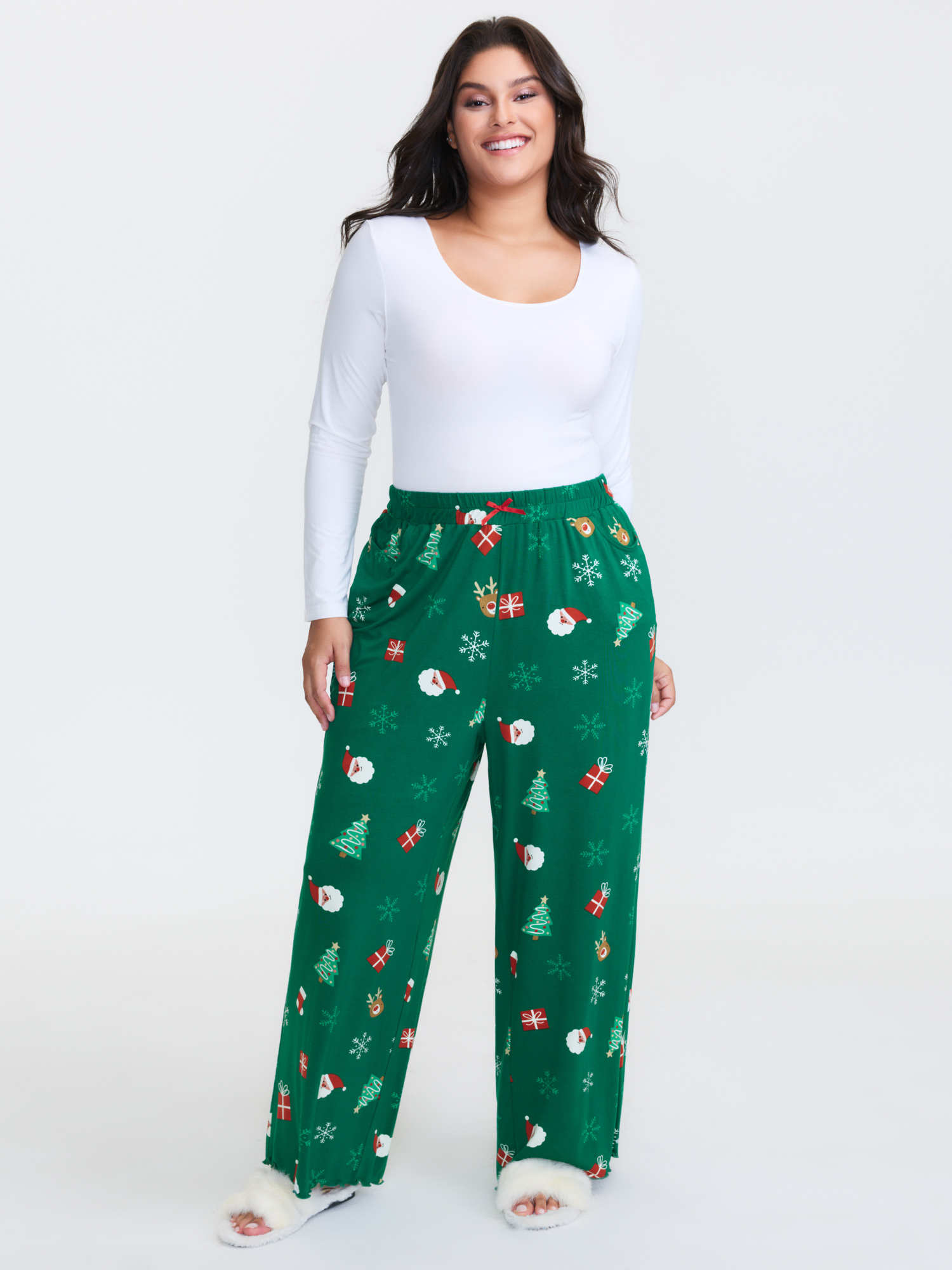 BloomChic Women's Plus Size Cozy Holiday Print Lounge Bottoms DarkGreen Full 10/M