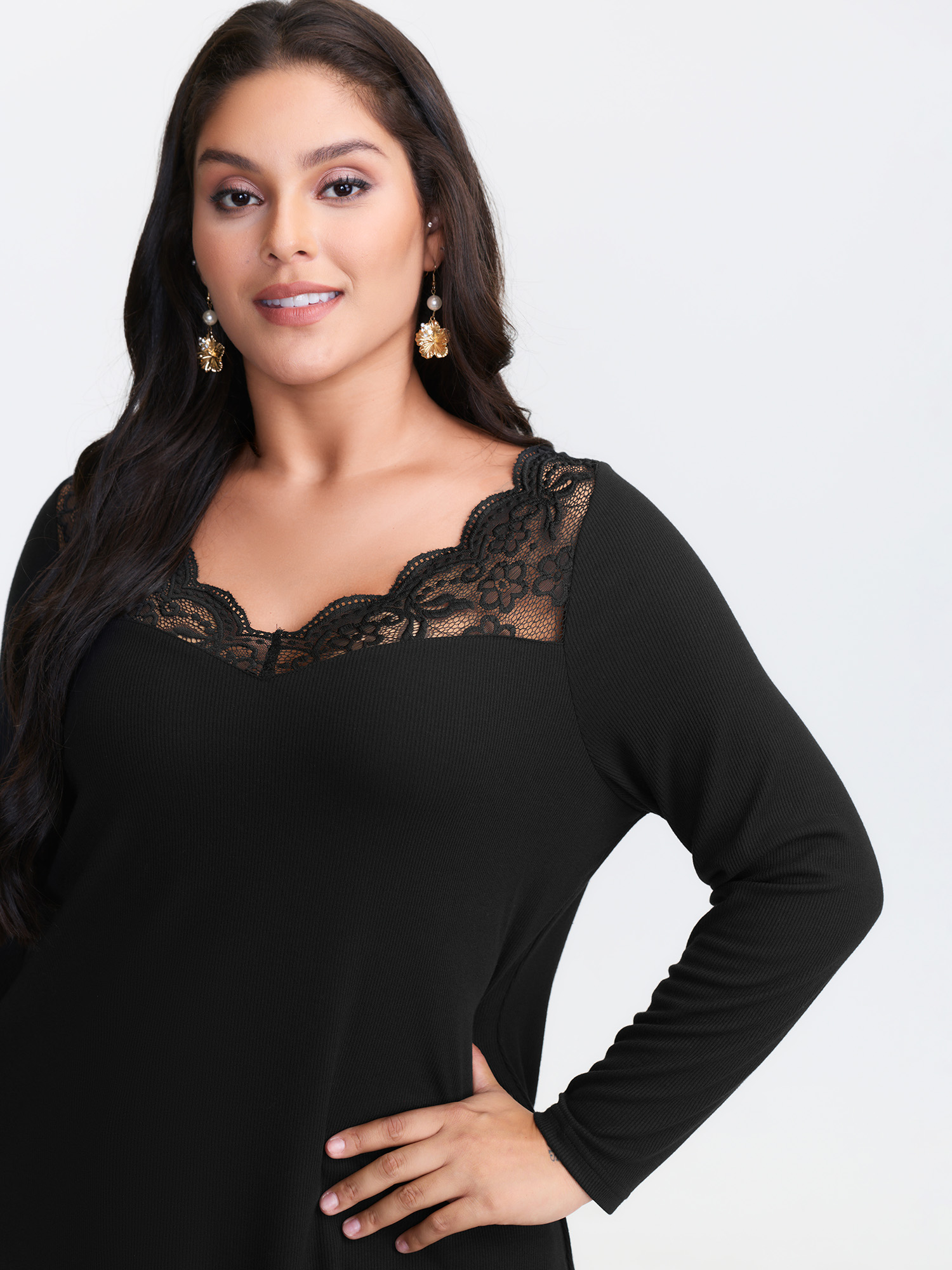 BloomChic Women's Plus Size Sheer Lace V-Neckline T-Shirt Black Solid Everyday-Elegant Long Sleeve V-Neck 22-24/3X
