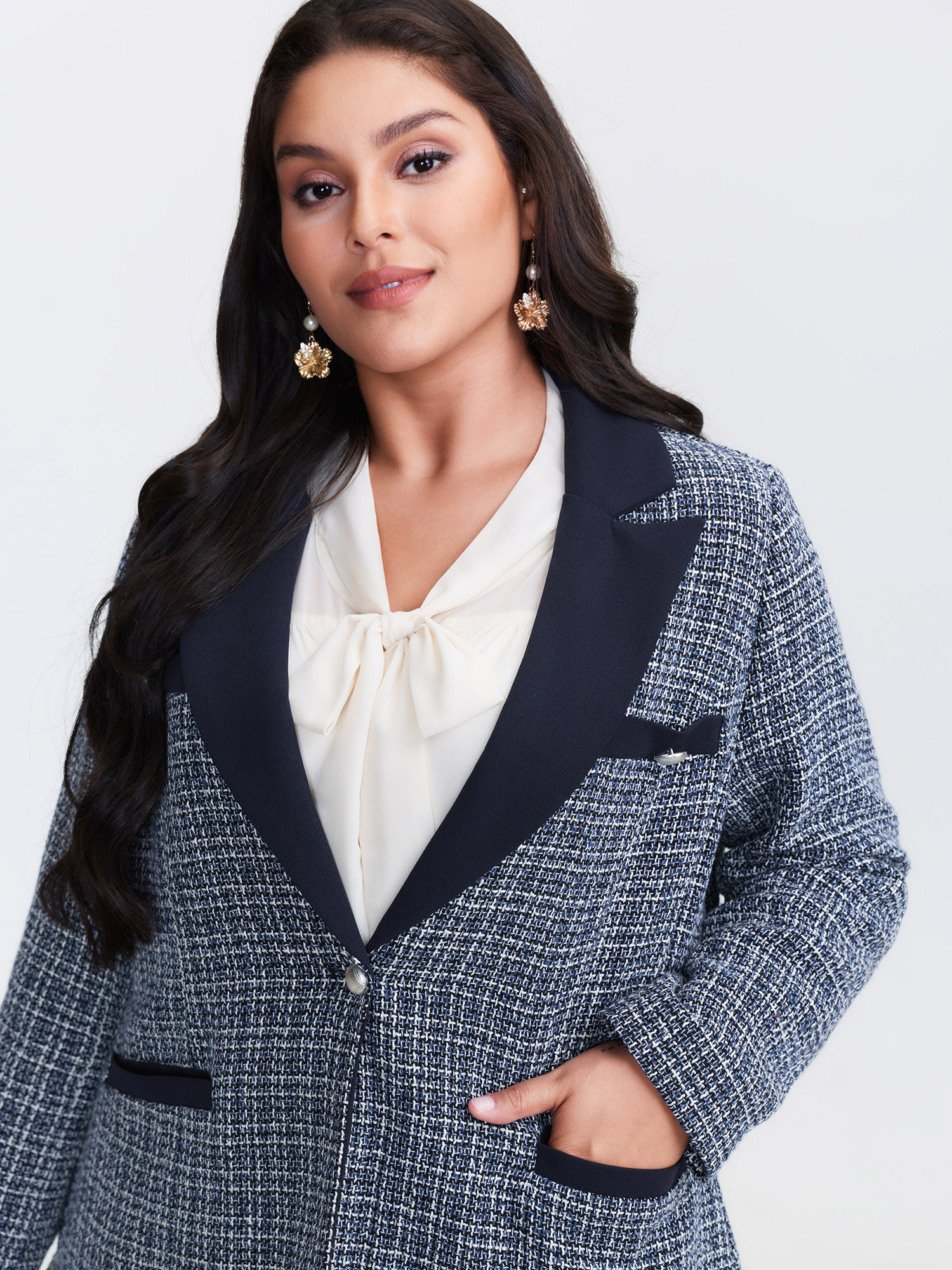 Side view of BloomChic Women's Plus Size Tweed Color Contrast Blazer DarkBlue Patchwork Sleeve Long Sleeve 26/4X