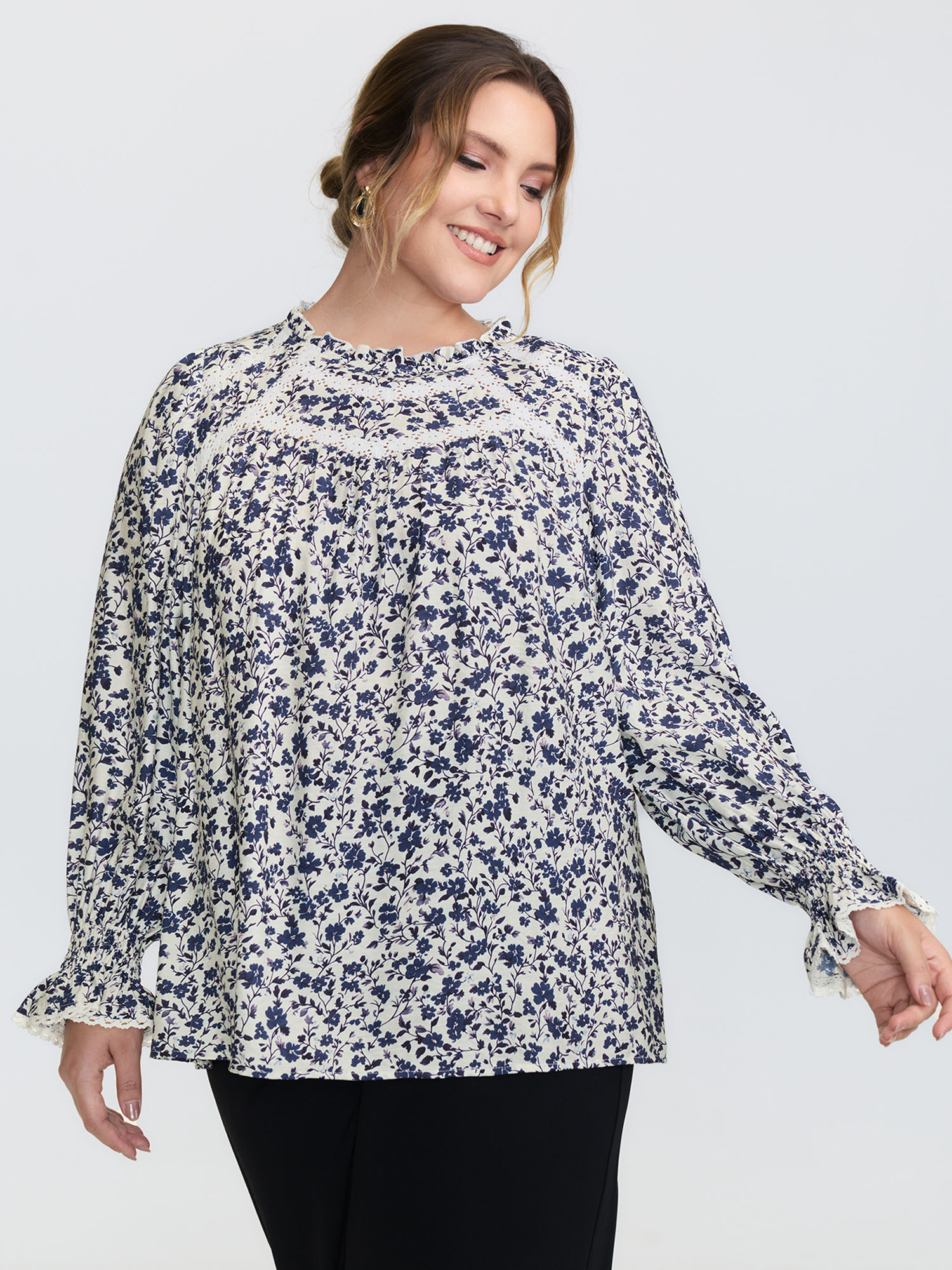 BloomChic Women's Plus Size Floral Print Lace Trim Flowy Blouse Mediumblue Ditsy Floral Everyday-Elegant Extra Long Sleeve 10/M