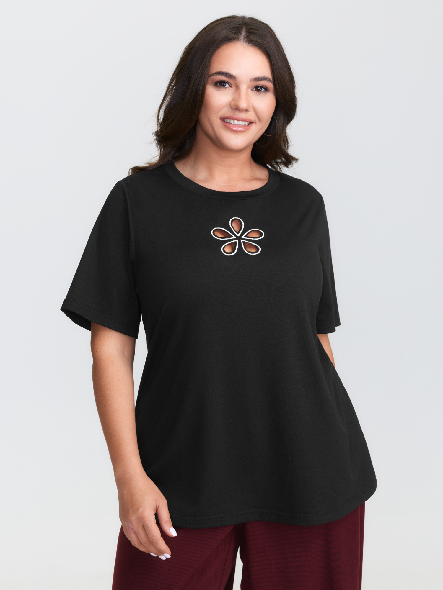BloomChic Women's Plus Size Floral Cut-Out Motif Plain T-Shirt Black Solid Everyday-Casual Short sleeve Round Neck 10/M