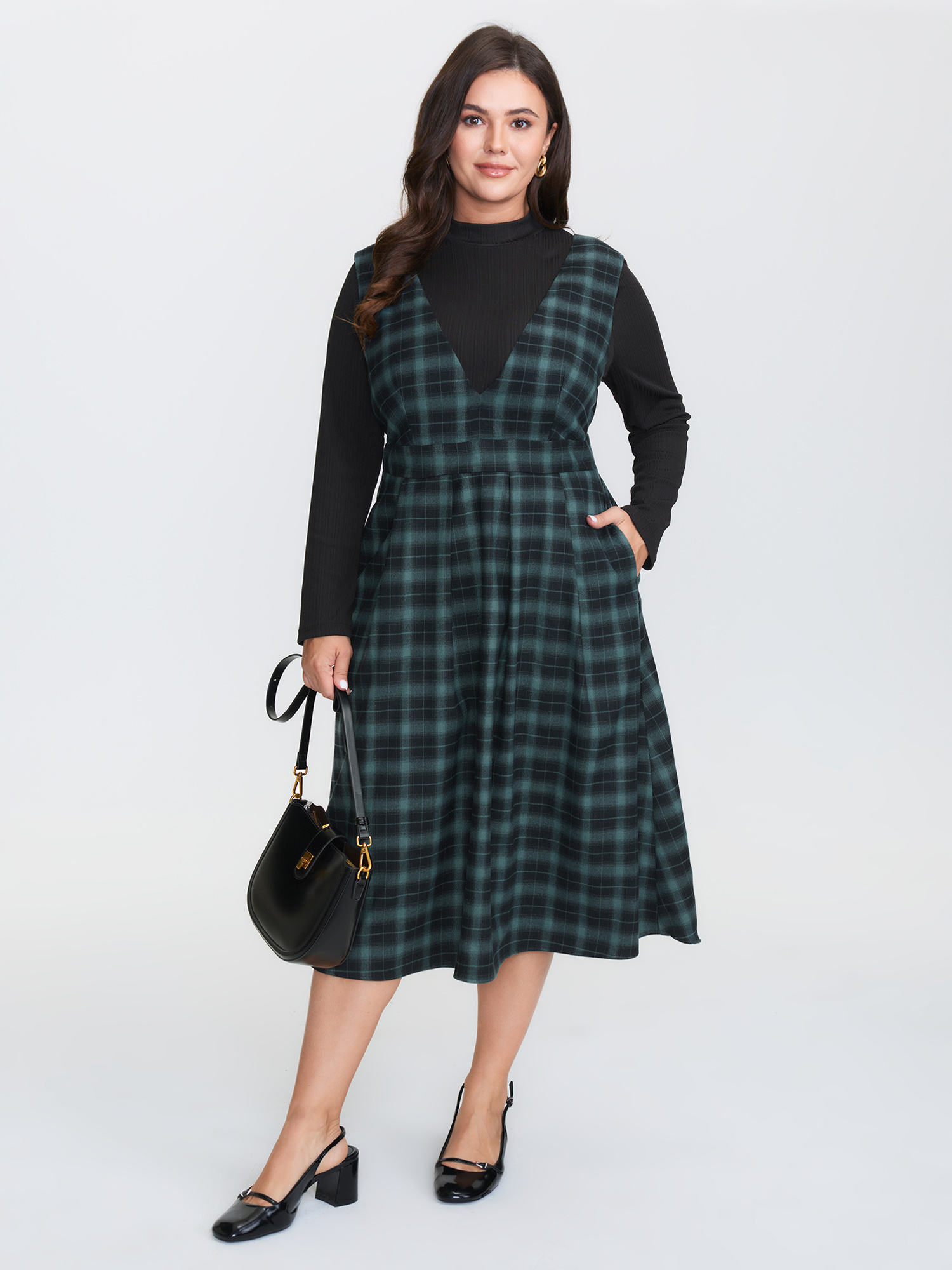 BloomChic Women's Plus Size Retro Checkered Print V-Neck Overall Midi Dress DarkGreen Plaid Midi Everyday-Elegant Non 10/M