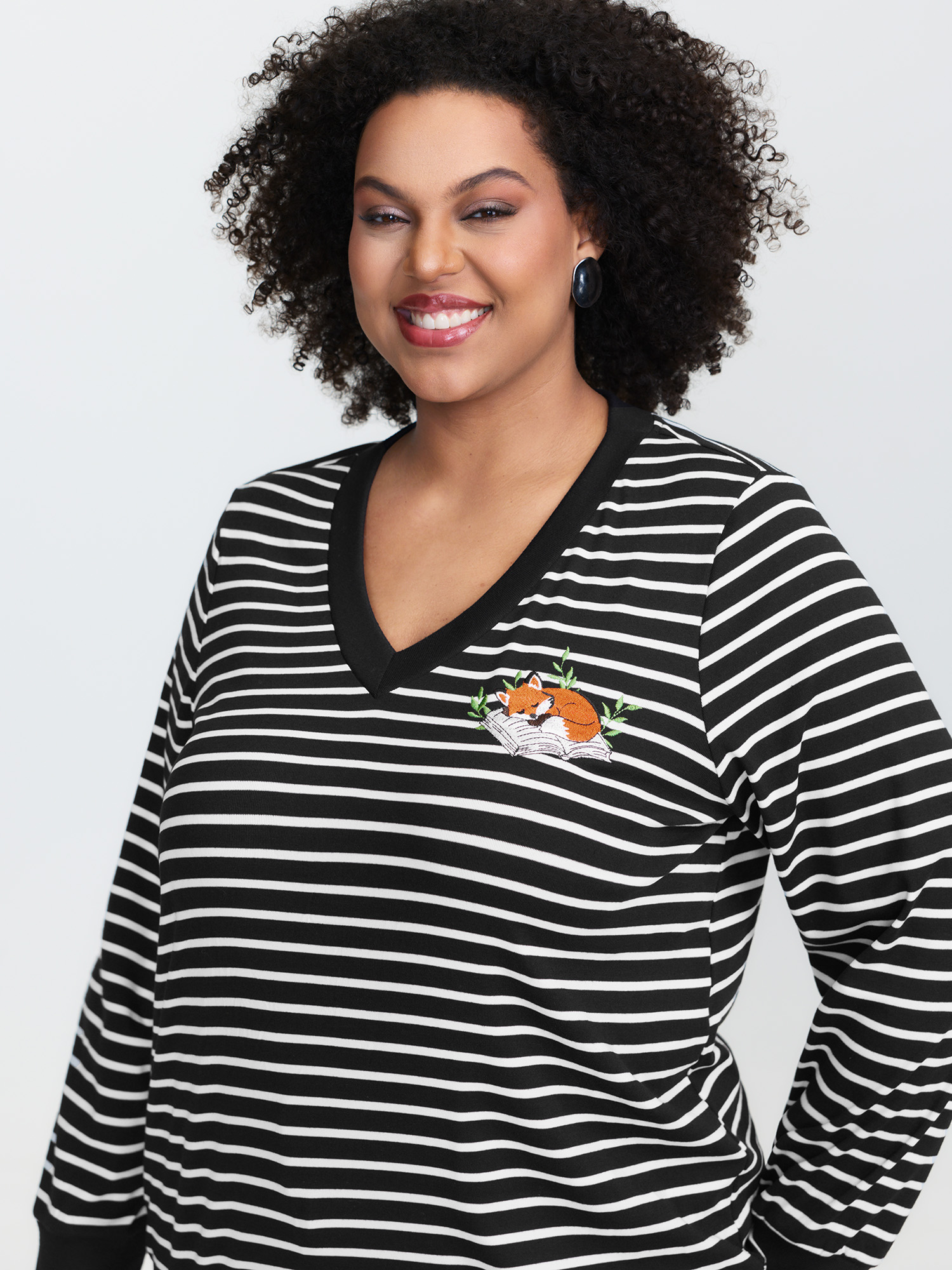 BloomChic Women's Plus Size Striped Stretchy V-Neck Sweatshirt Black Everyday-Casual 10/M